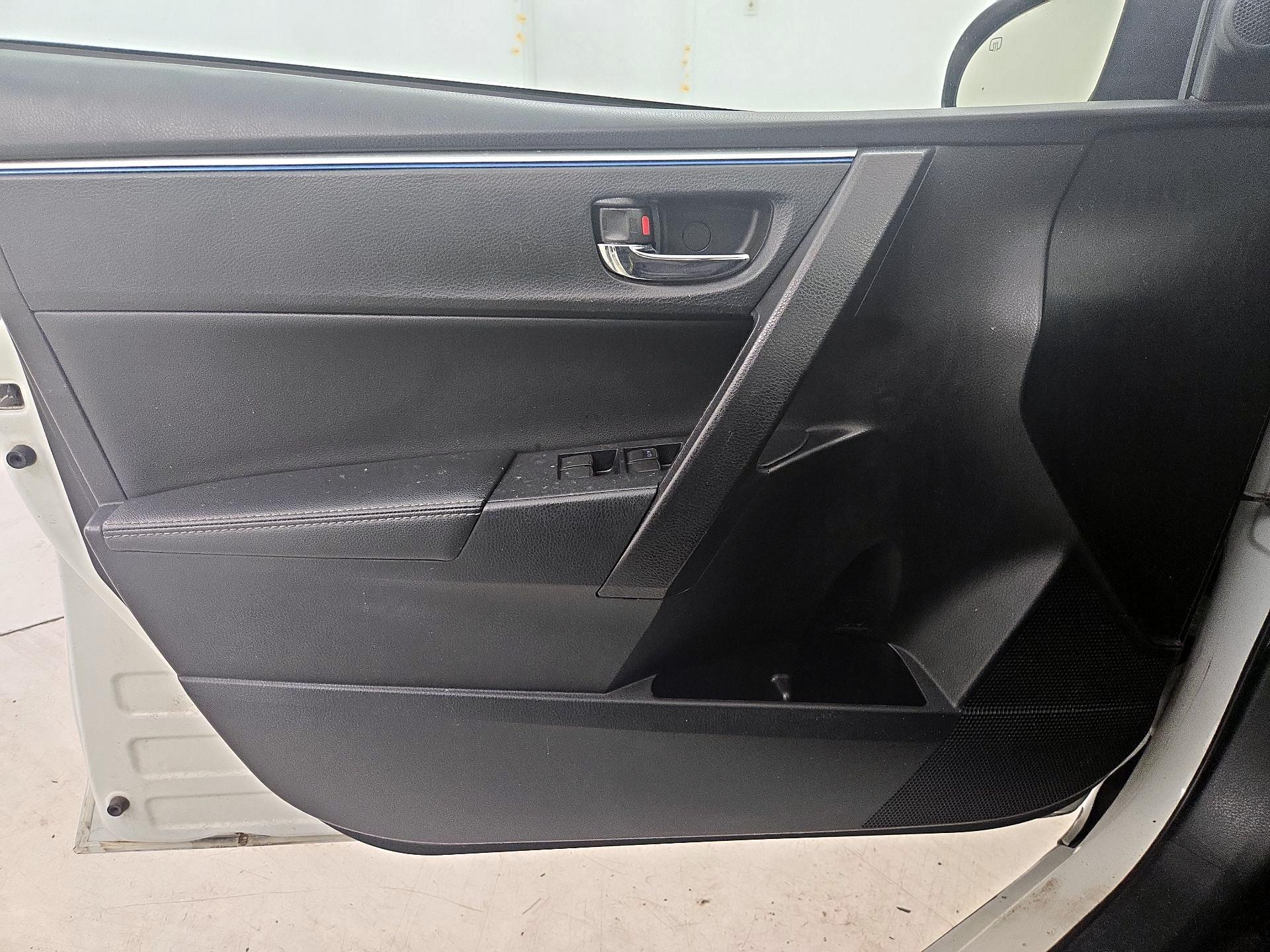 Thumbnail: 2015 Toyota Corolla - 12