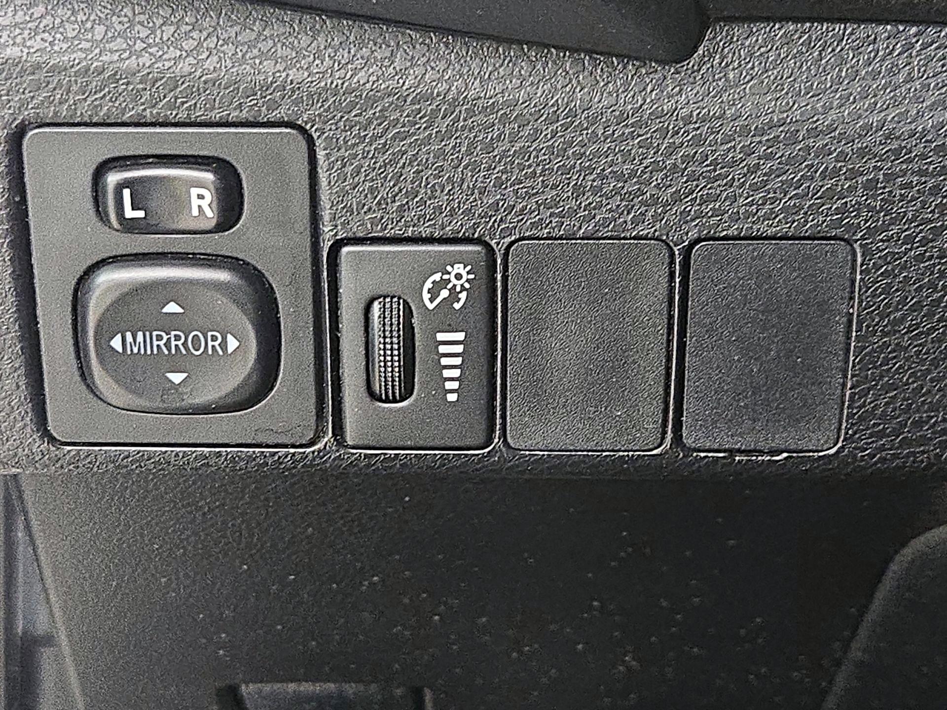 Thumbnail: 2015 Toyota Corolla - 13