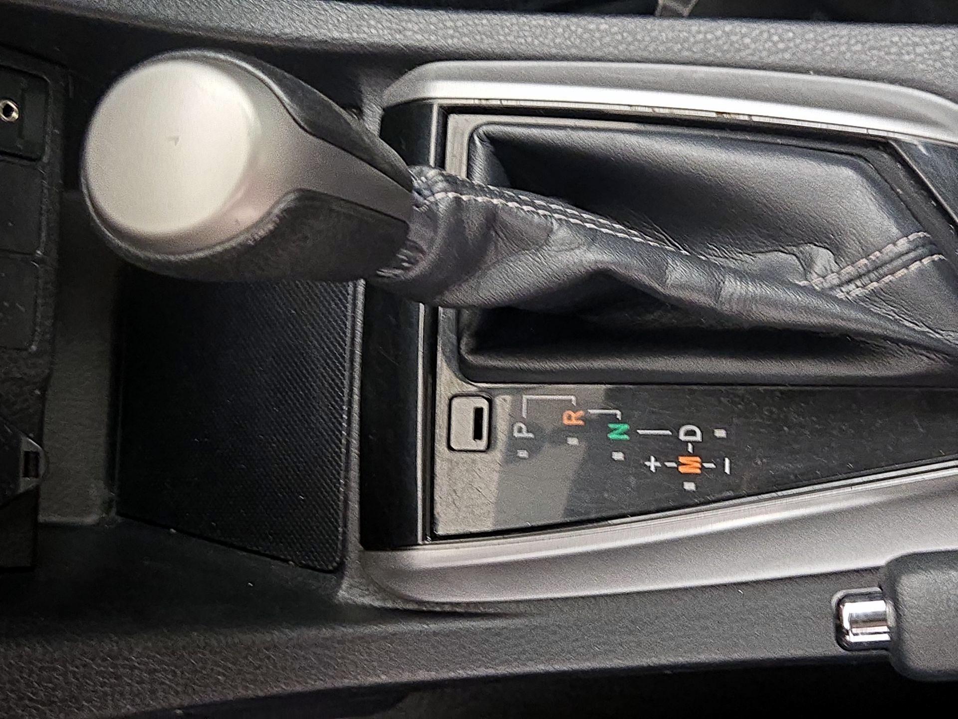 Thumbnail: 2015 Toyota Corolla - 17