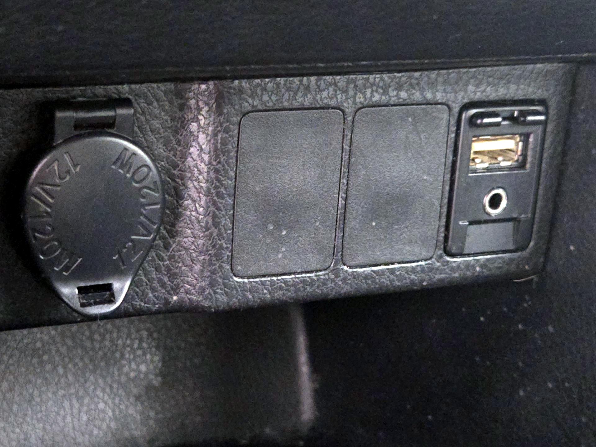 Thumbnail: 2015 Toyota Corolla - 18