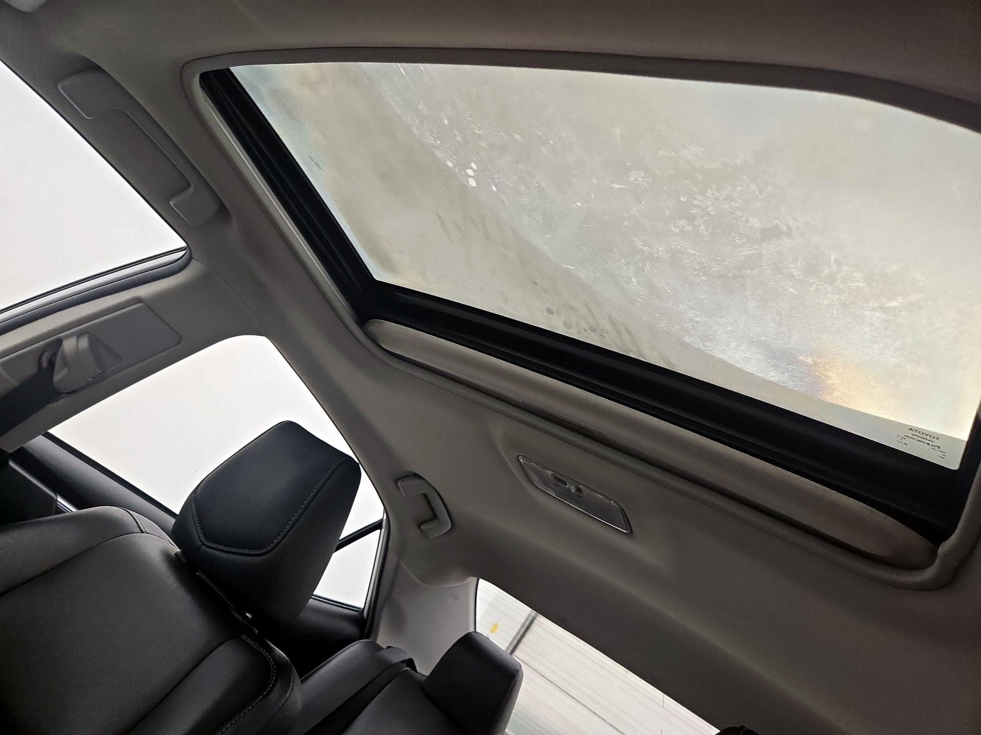 Thumbnail: 2015 Toyota Corolla - 19
