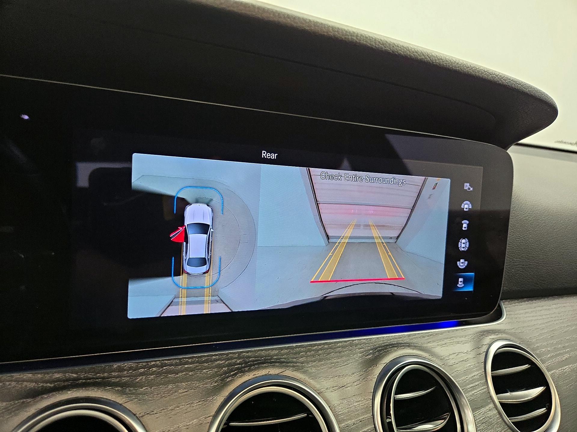 Thumbnail: 2021 Mercedes-Benz E-Class - 15