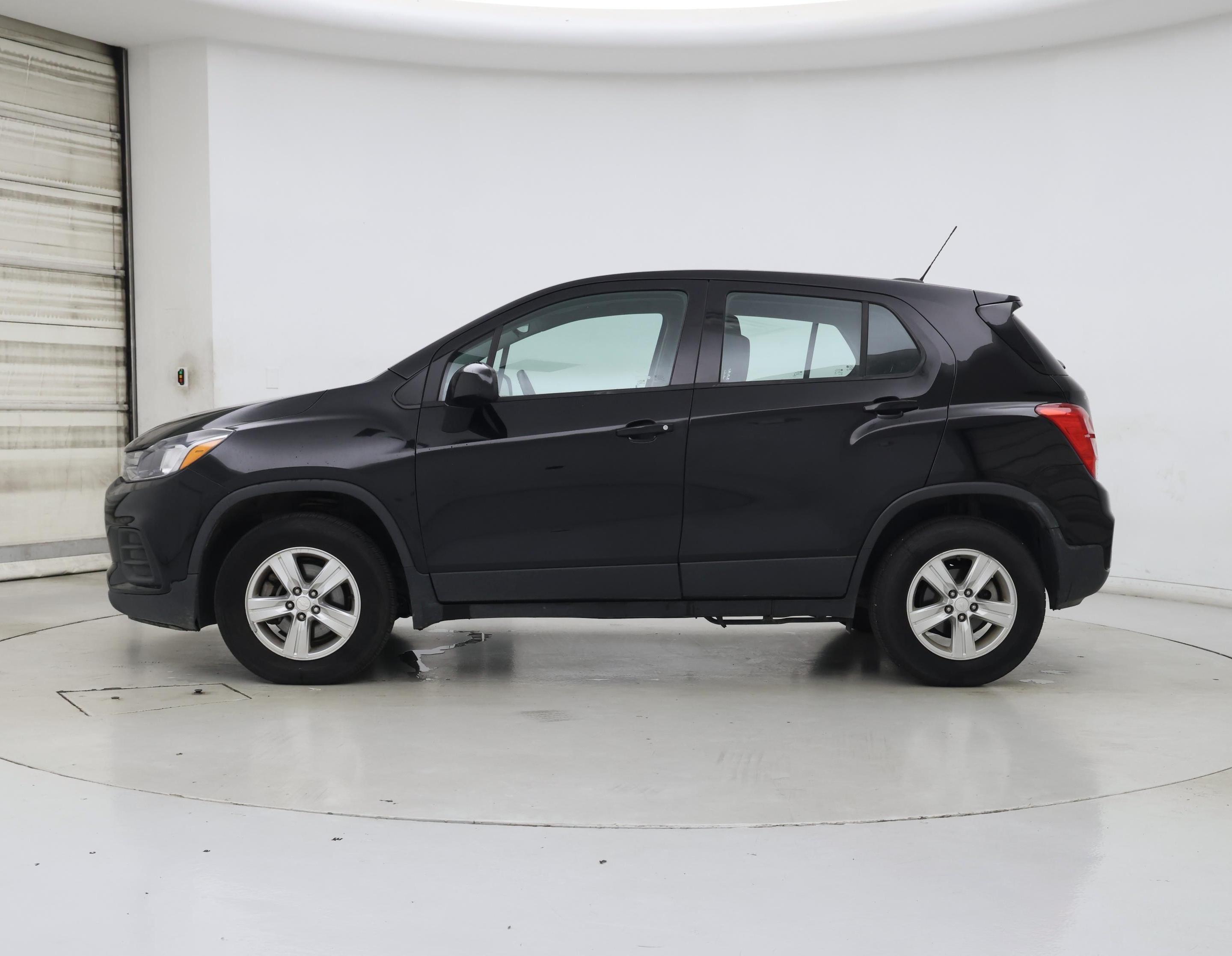 Thumbnail: 2019 Chevrolet Trax - 3
