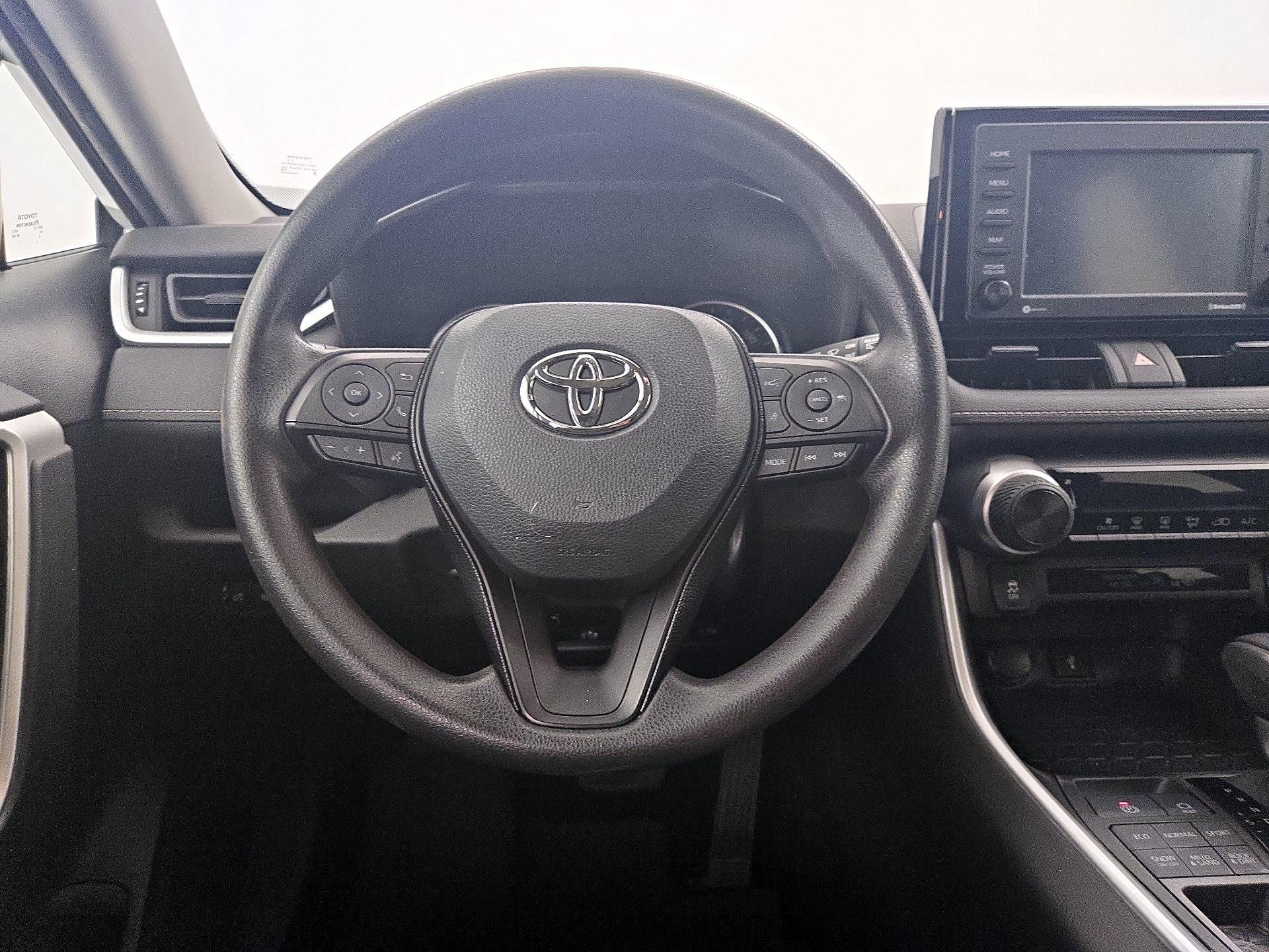 Thumbnail: 2021 Toyota RAV4 - 10