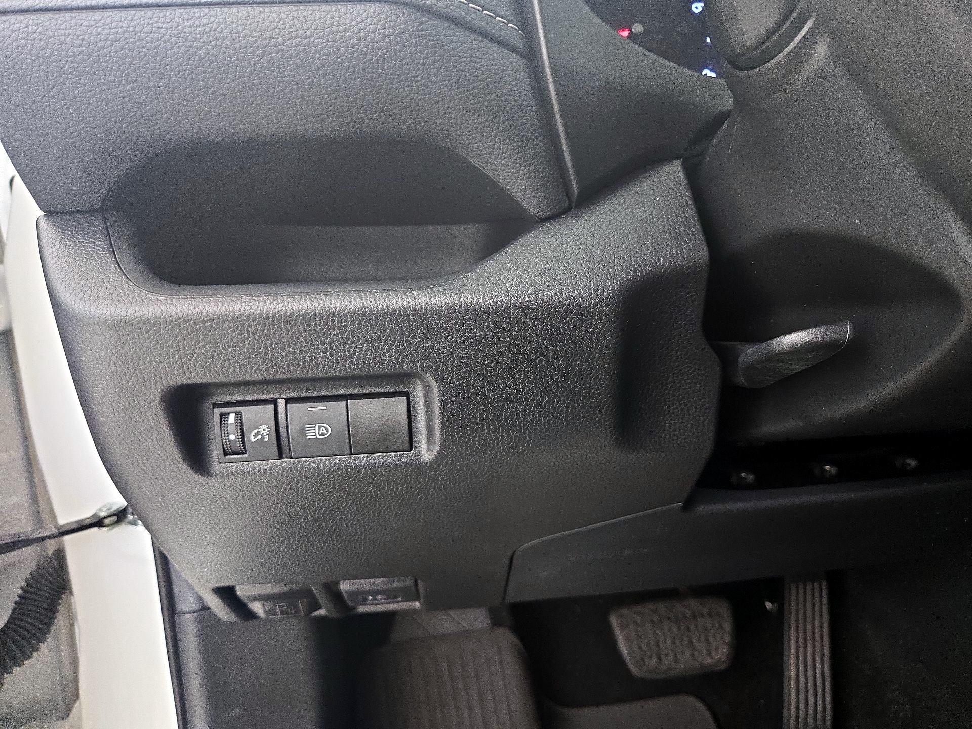 Thumbnail: 2021 Toyota RAV4 - 13