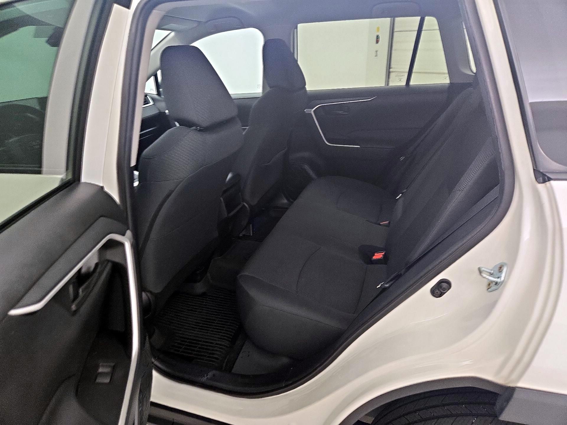 Thumbnail: 2021 Toyota RAV4 - 19
