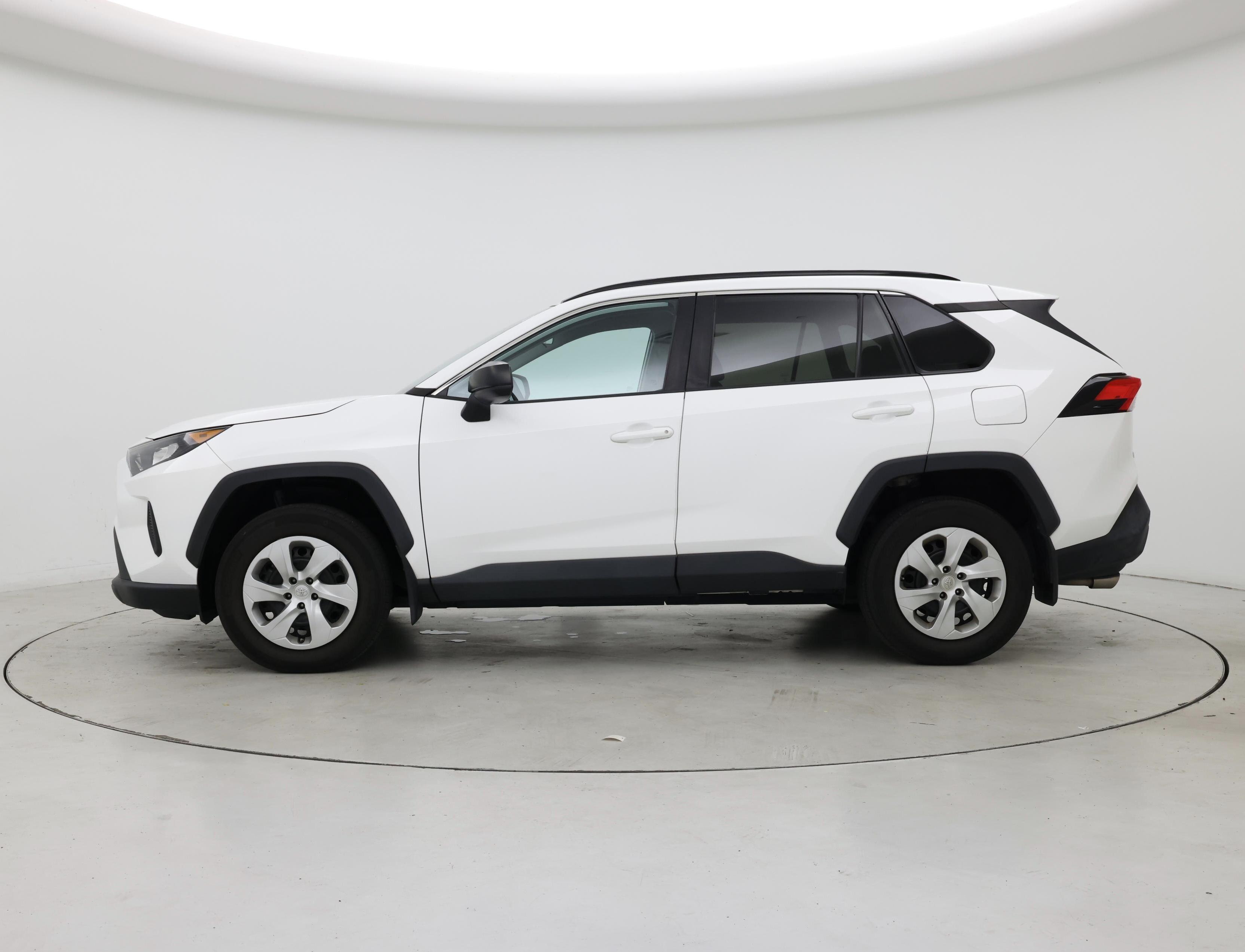 Thumbnail: 2021 Toyota RAV4 - 3