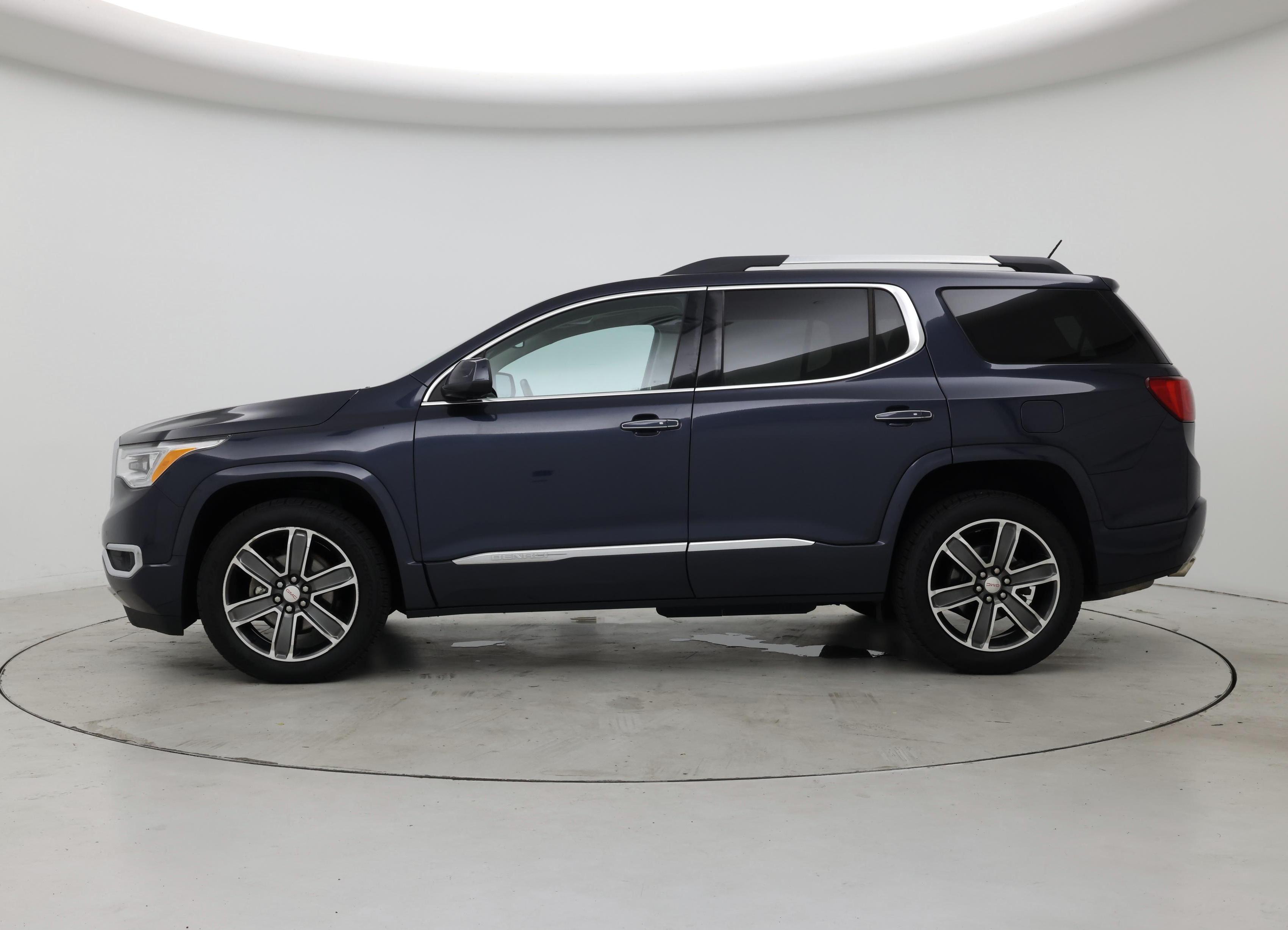 Thumbnail: 2018 GMC Acadia - 3