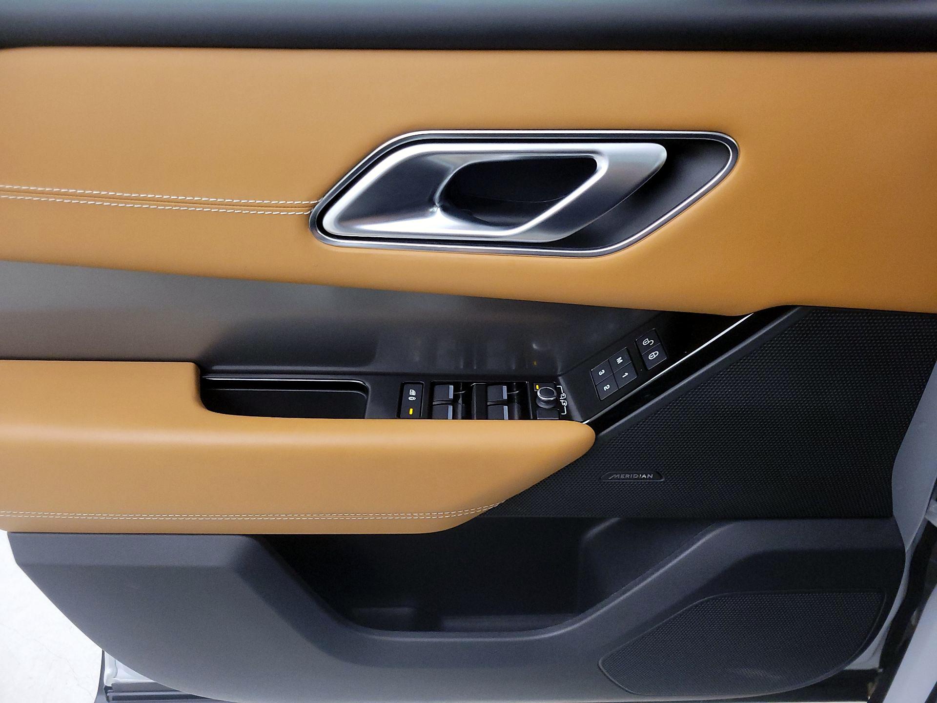 Thumbnail: 2019 Land Rover Range Rover Velar - 12