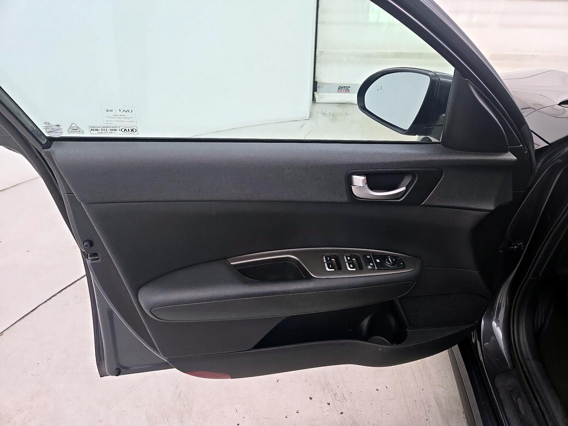 Thumbnail: 2019 Kia Optima - 12