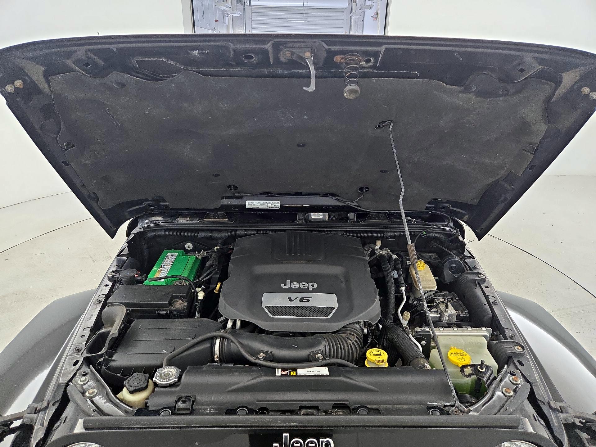 Thumbnail: 2015 Jeep Wrangler - 20