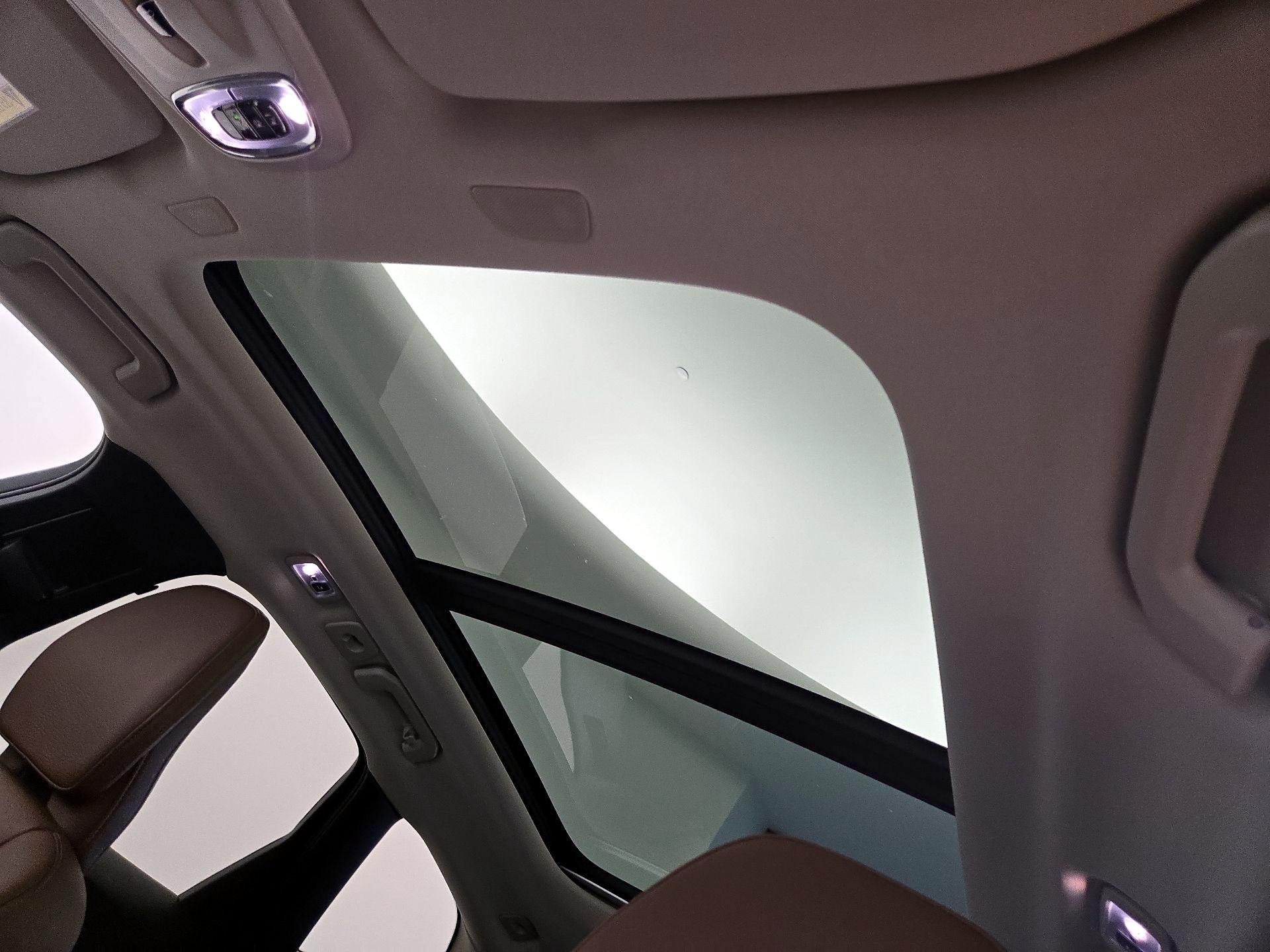 Thumbnail: 2020 Volvo XC60 - 19