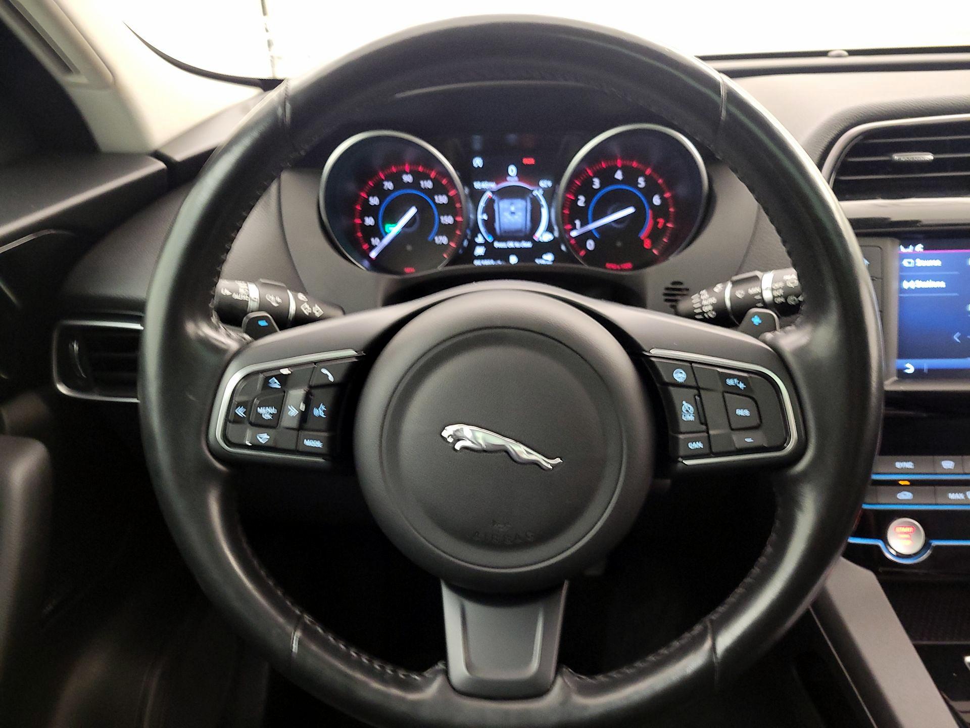 Thumbnail: 2018 Jaguar F-Pace - 10