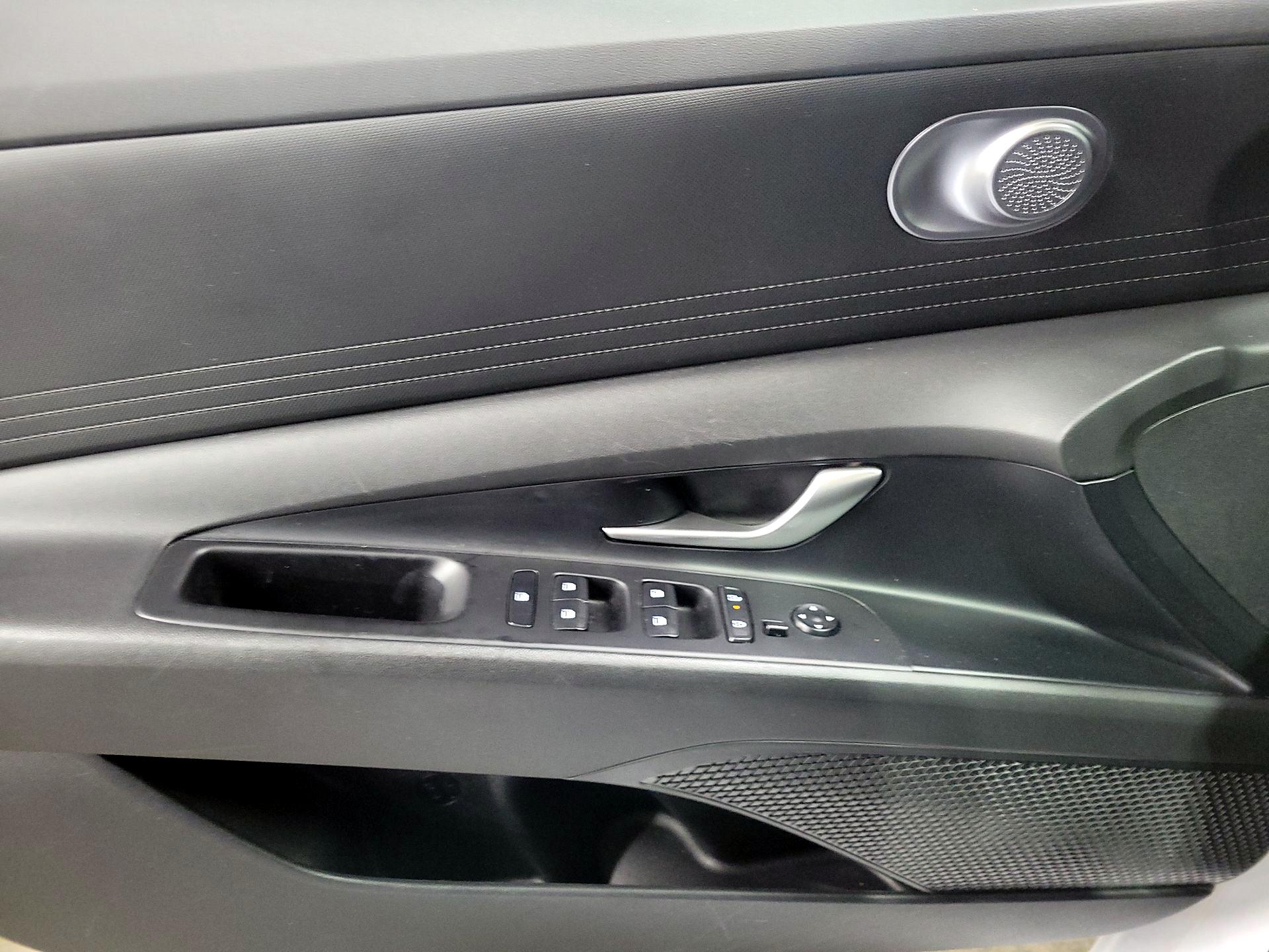 Thumbnail: 2024 Hyundai Elantra - 12
