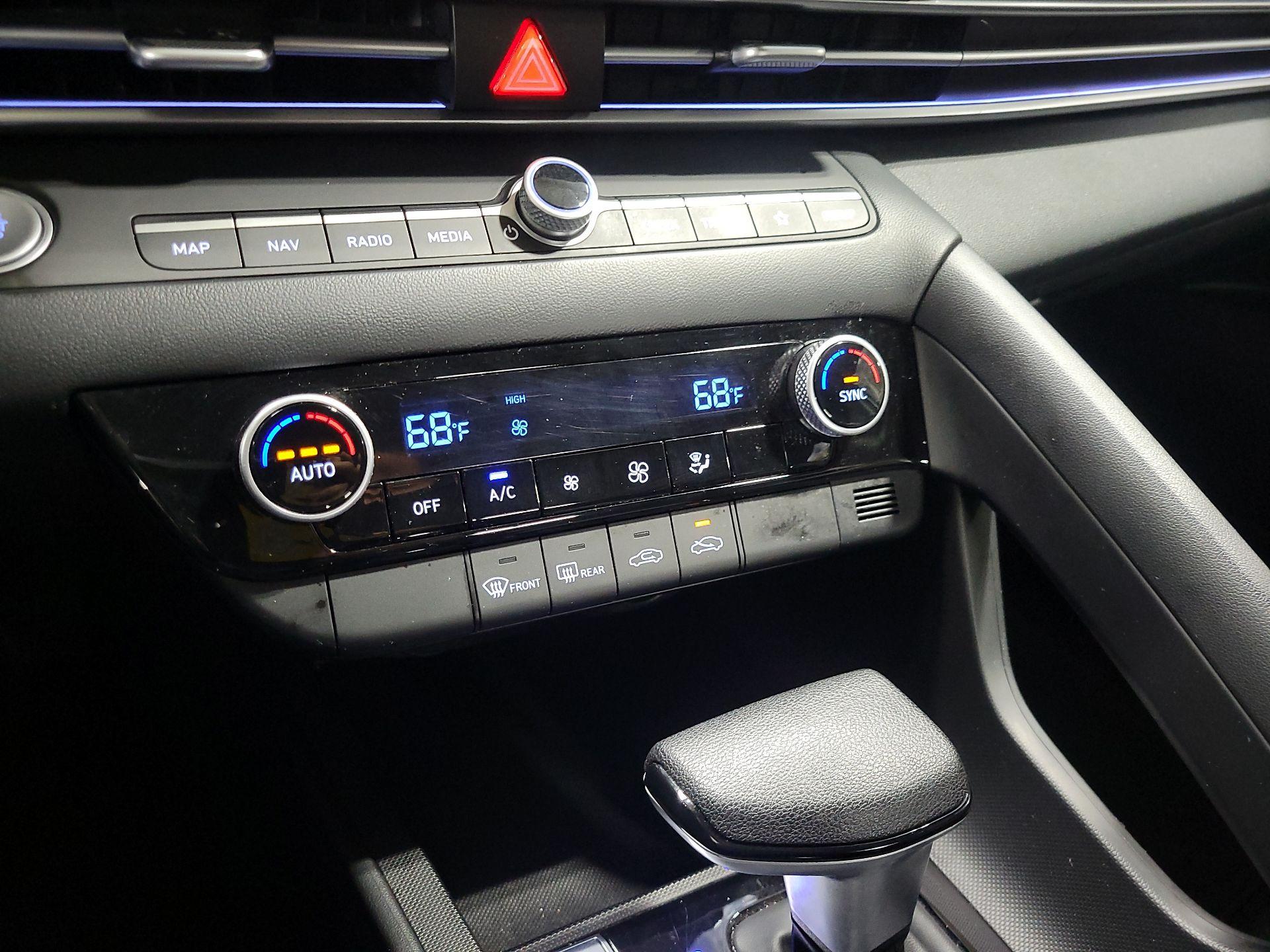 Thumbnail: 2024 Hyundai Elantra - 17
