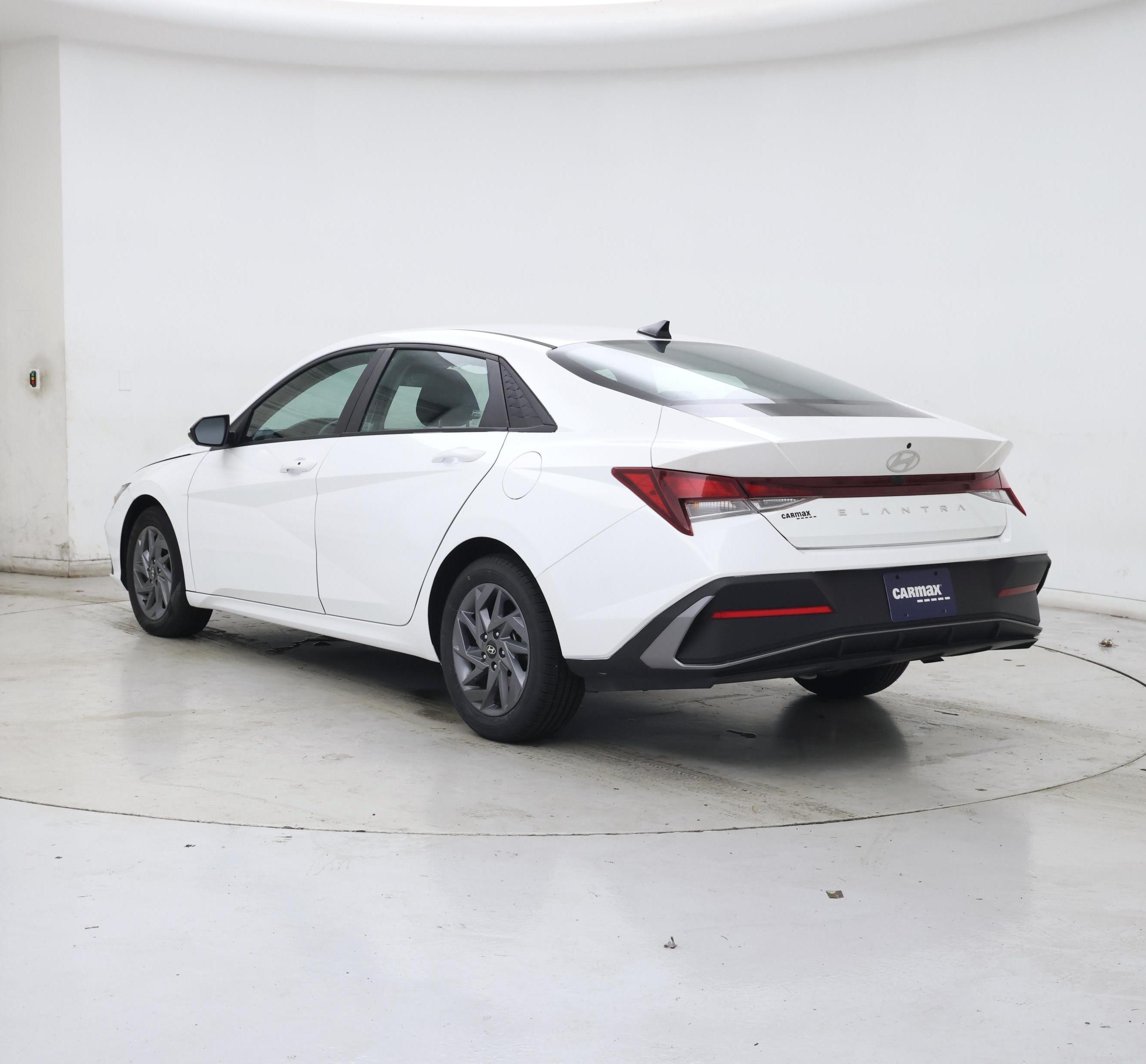 Thumbnail: 2024 Hyundai Elantra - 2