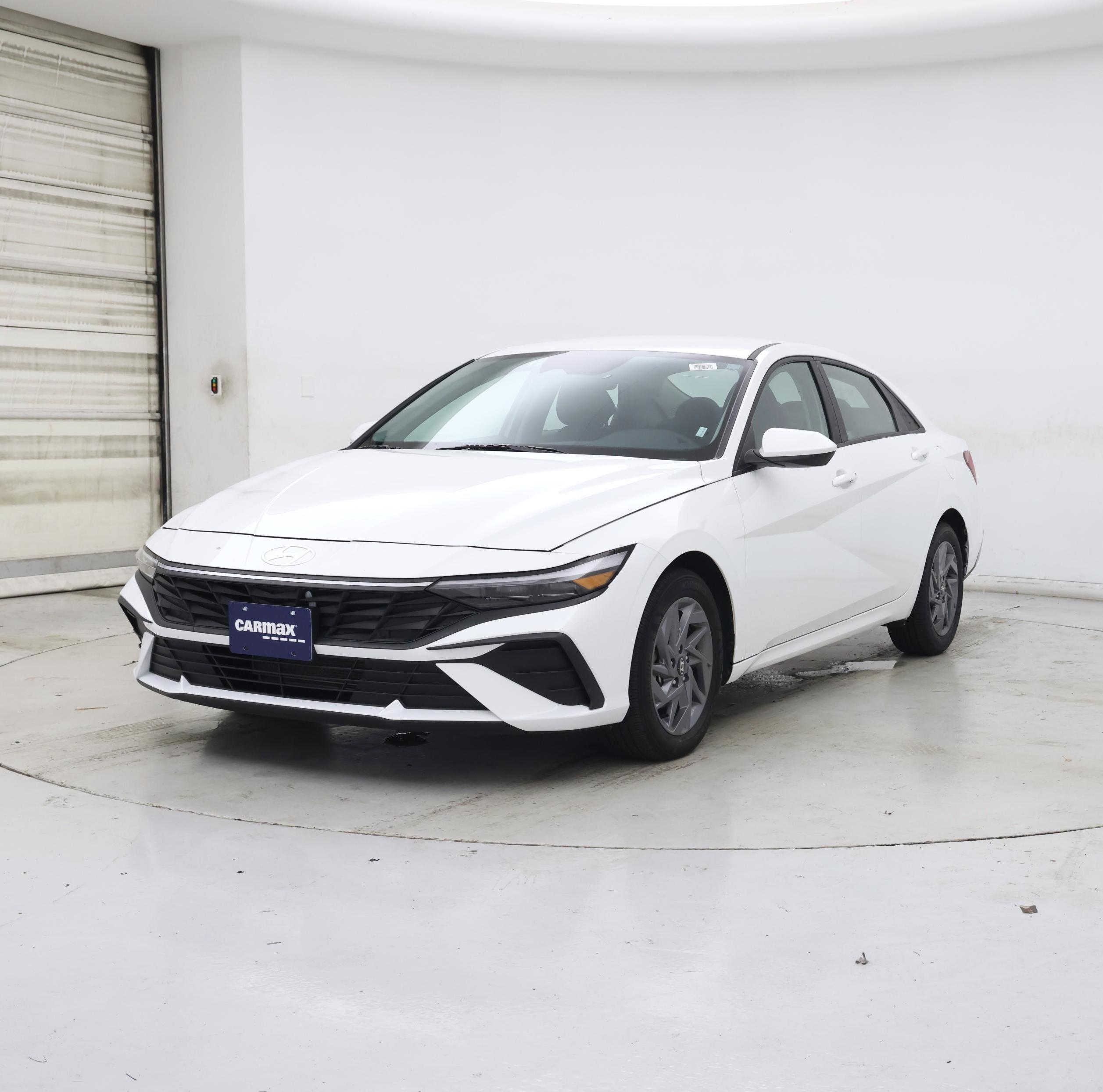 Thumbnail: 2024 Hyundai Elantra - 4