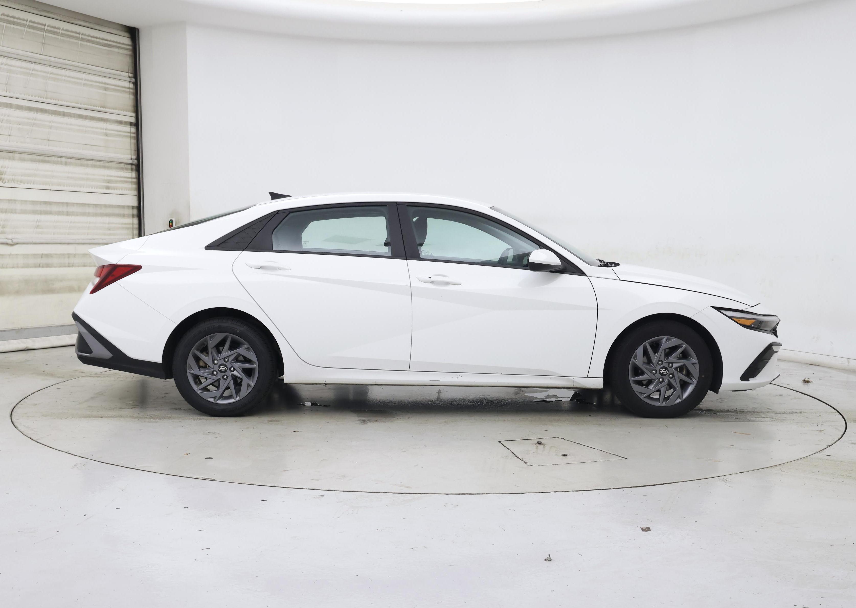 Thumbnail: 2024 Hyundai Elantra - 7