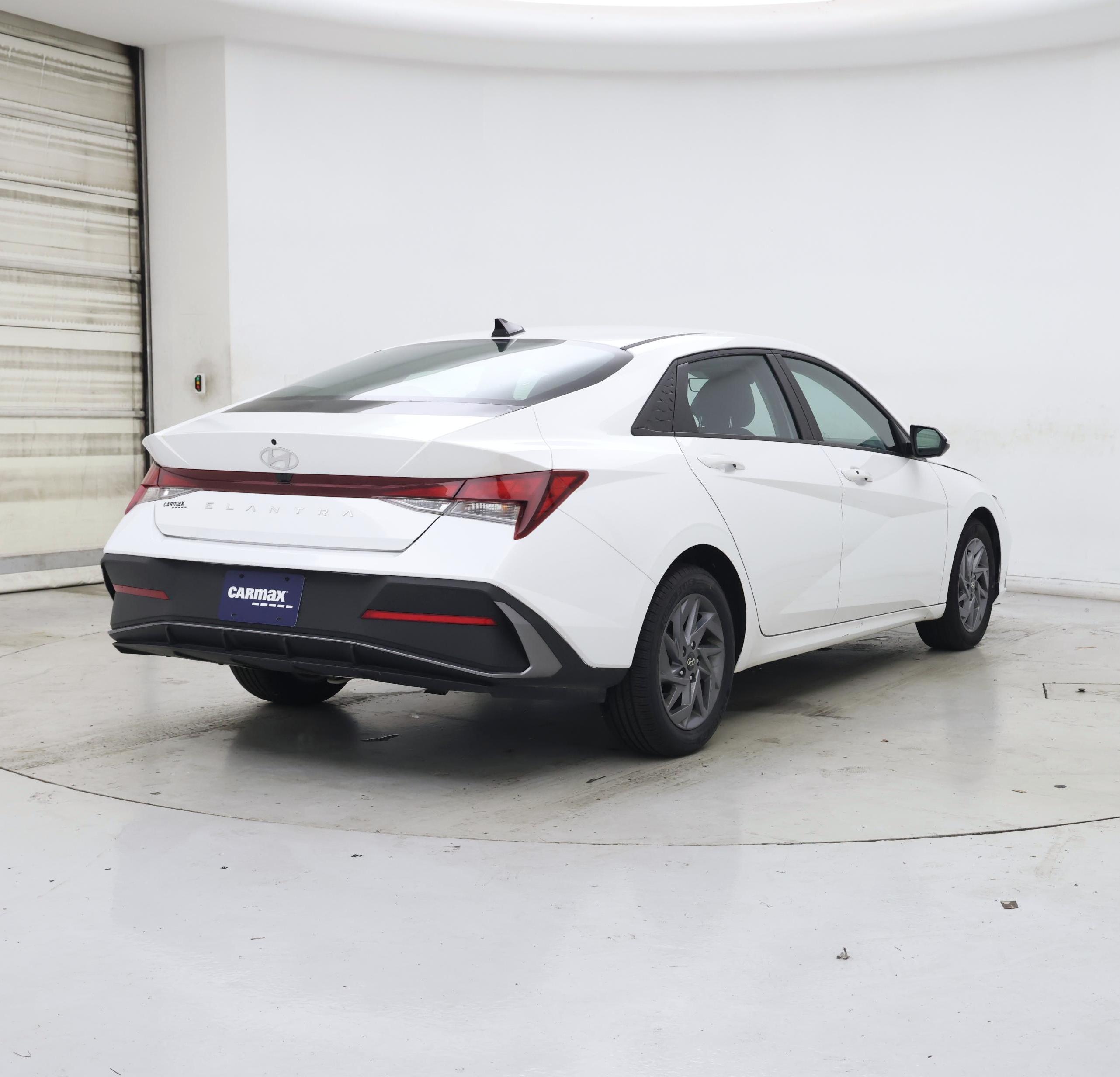 Thumbnail: 2024 Hyundai Elantra - 8