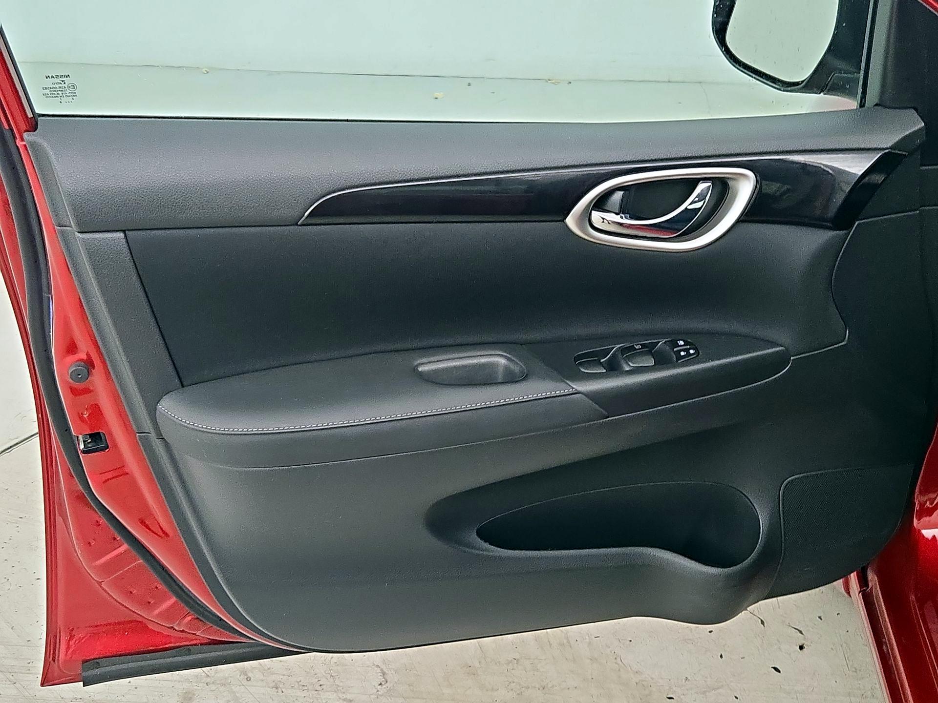 Thumbnail: 2018 Nissan Sentra - 12