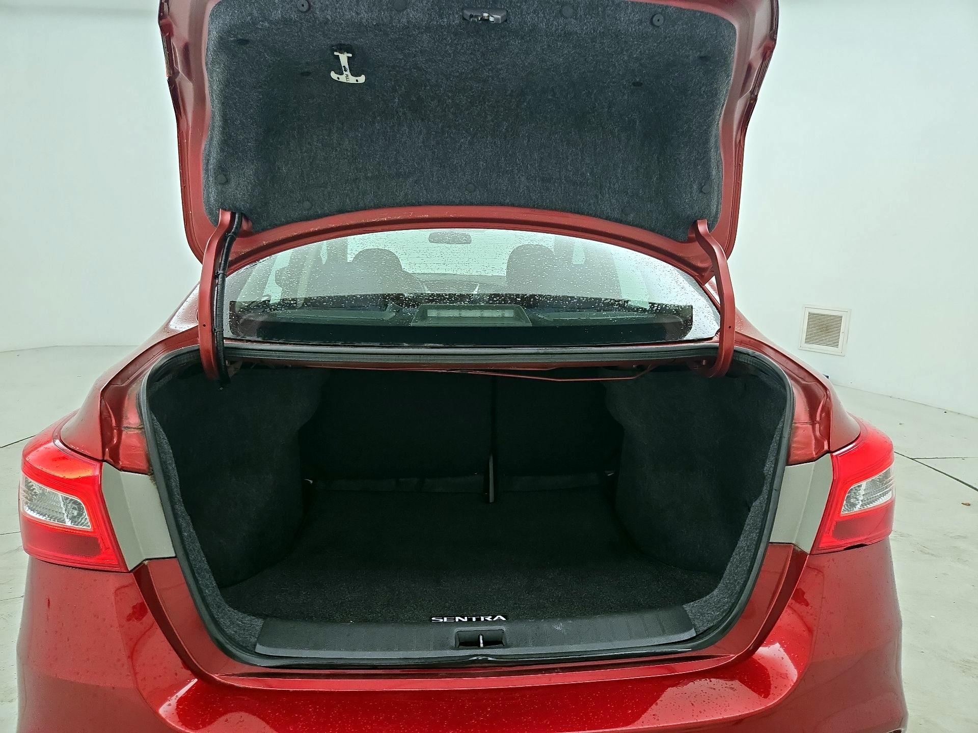 Thumbnail: 2018 Nissan Sentra - 20