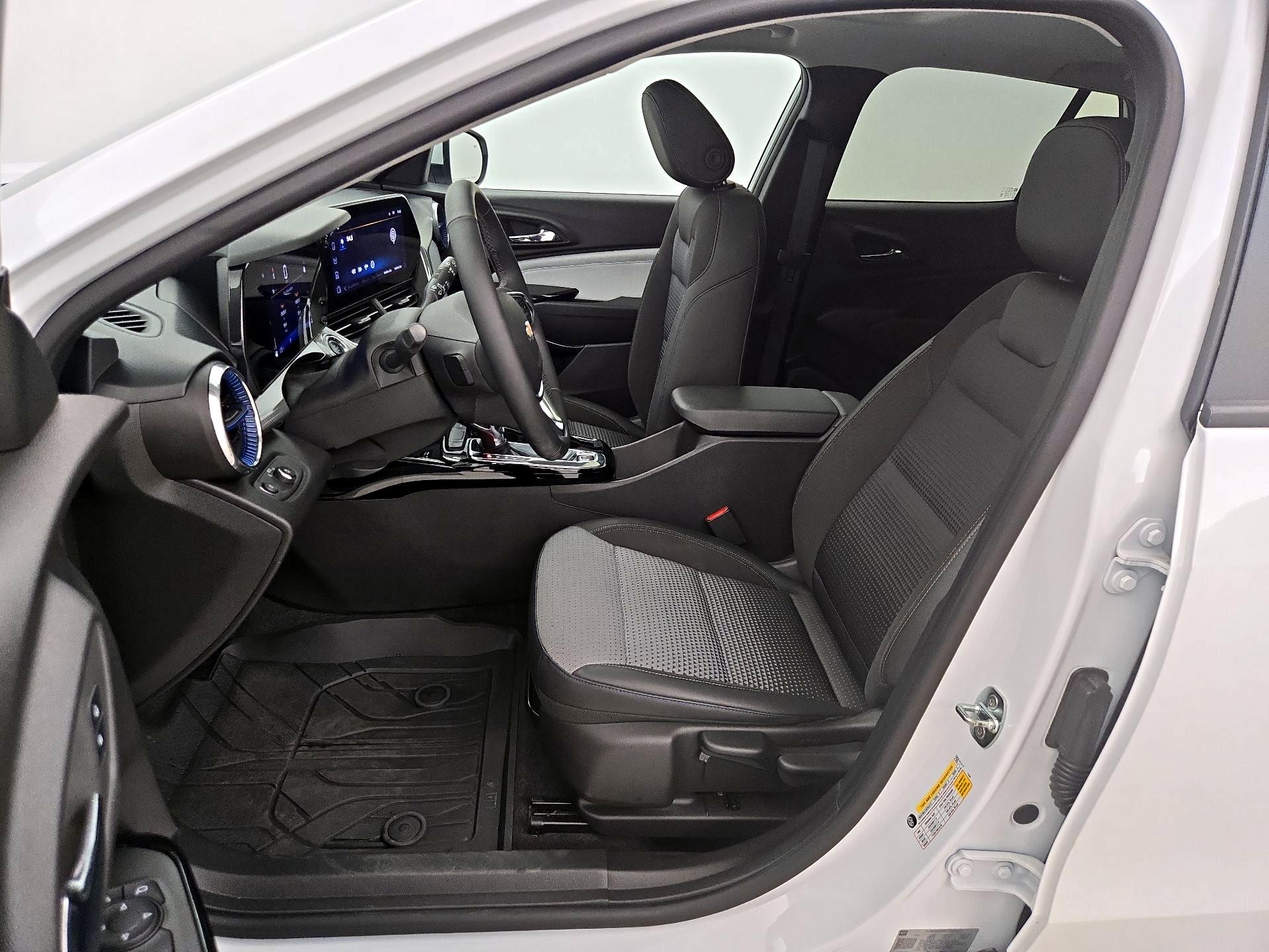 Thumbnail: 2024 Chevrolet Trax - 11