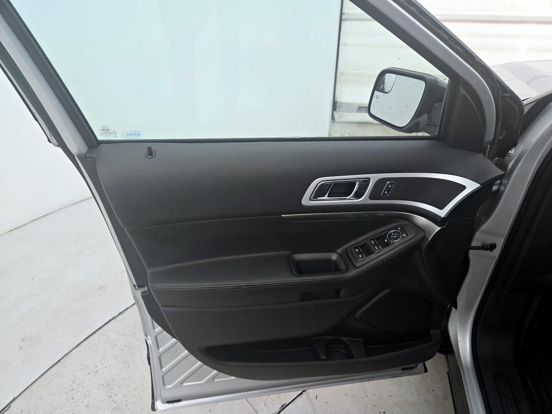 Thumbnail: 2015 Ford Explorer - 12