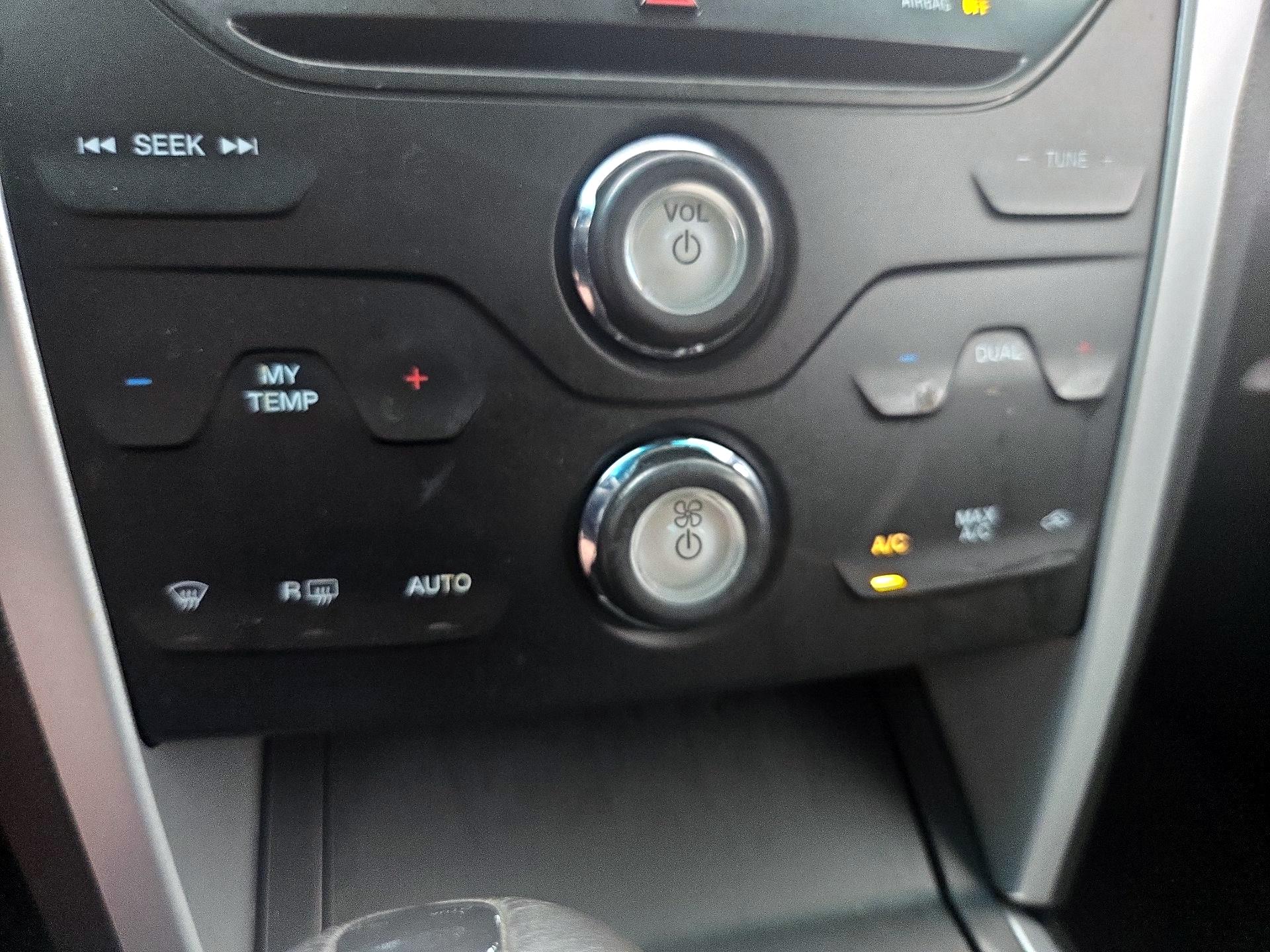 Thumbnail: 2015 Ford Explorer - 16