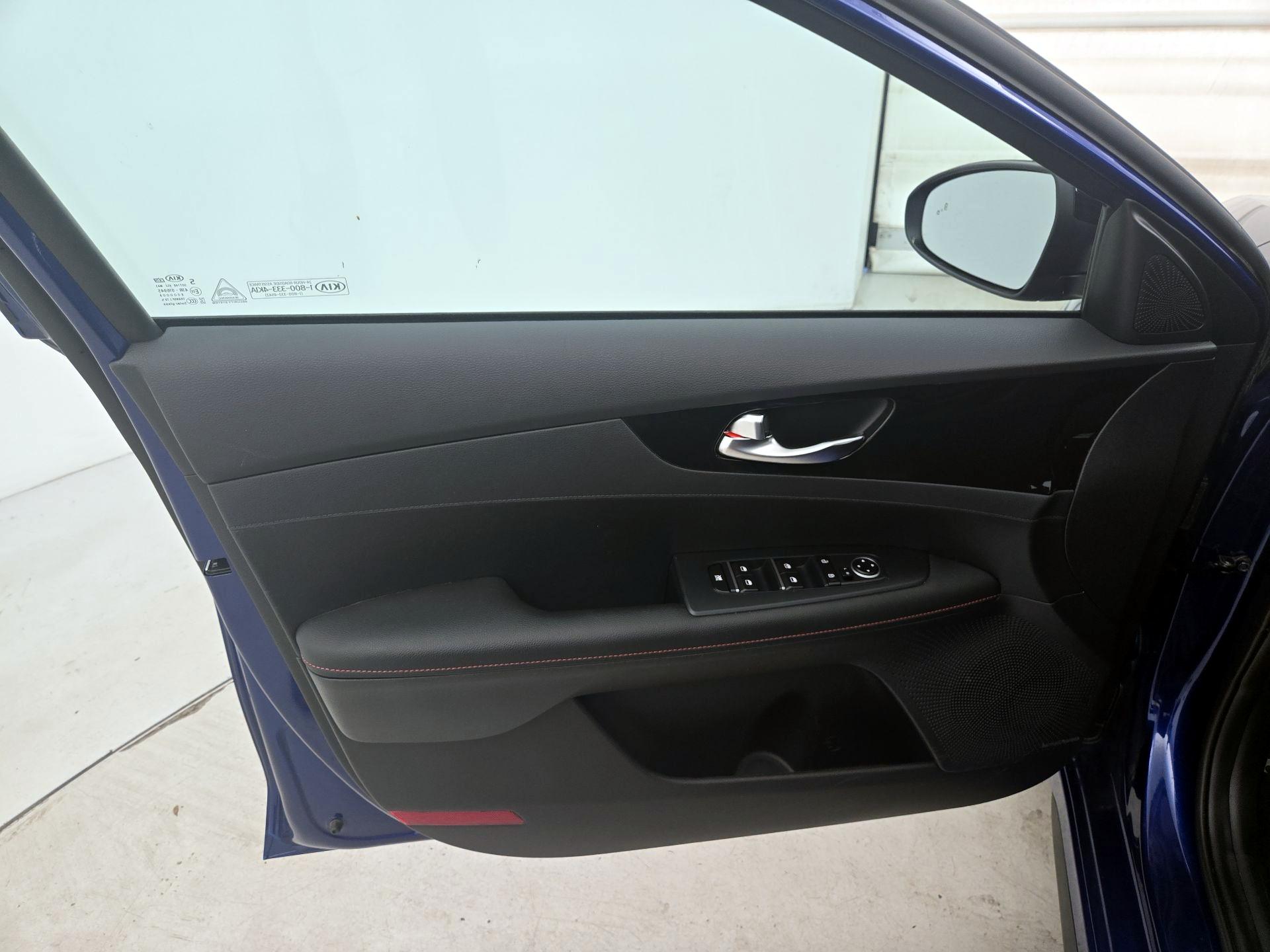 Thumbnail: 2020 Kia Forte - 12