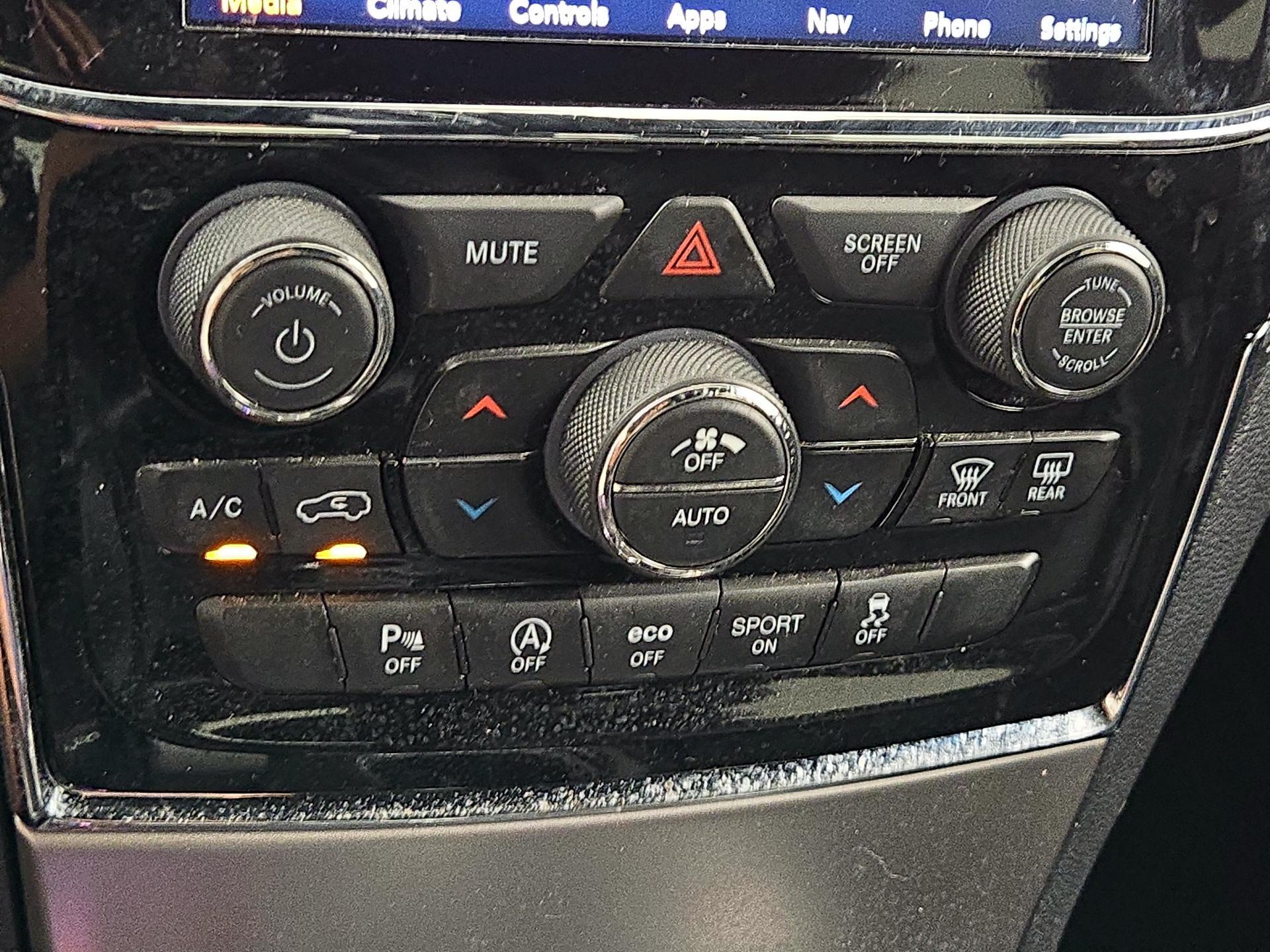Thumbnail: 2020 Jeep Grand Cherokee - 17
