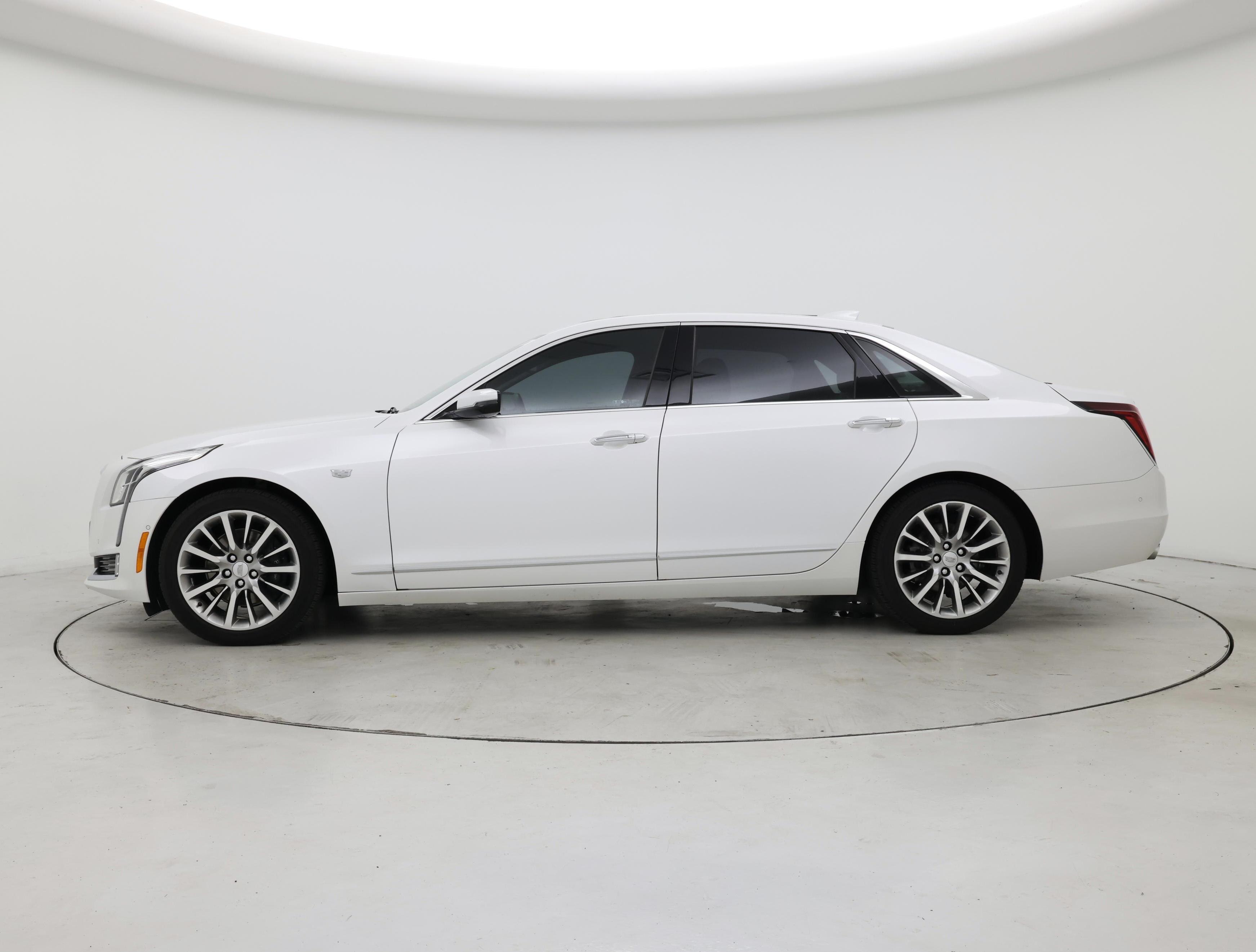 Thumbnail: 2017 Cadillac CT6 - 3