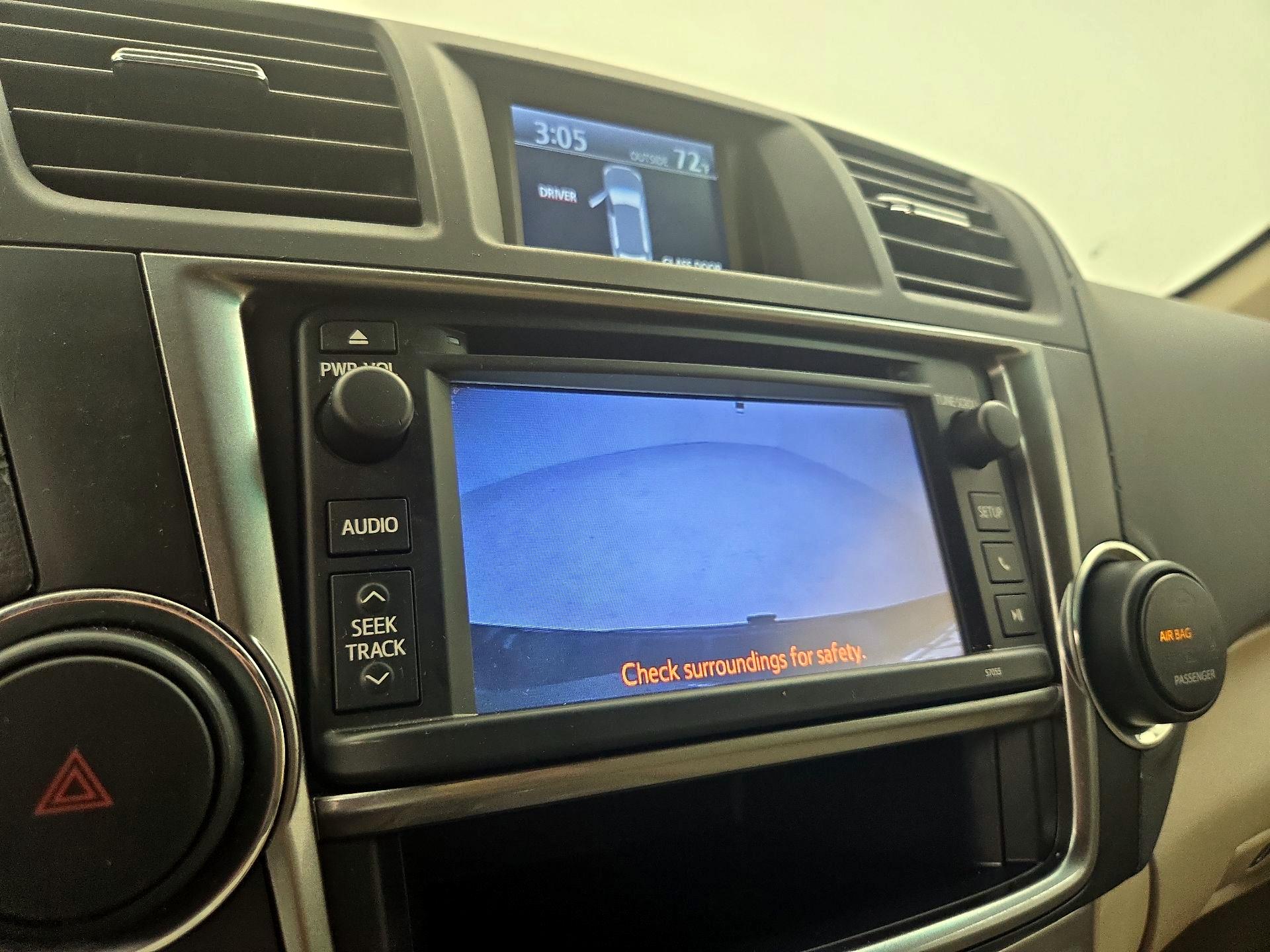 Thumbnail: 2013 Toyota Highlander - 14