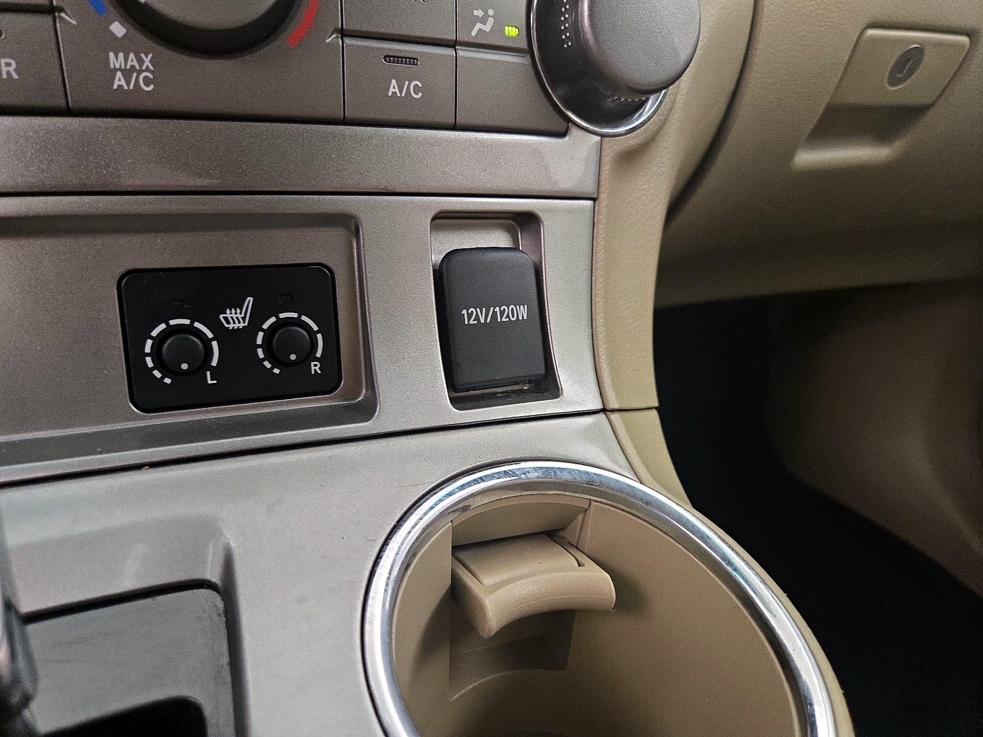 Thumbnail: 2013 Toyota Highlander - 18