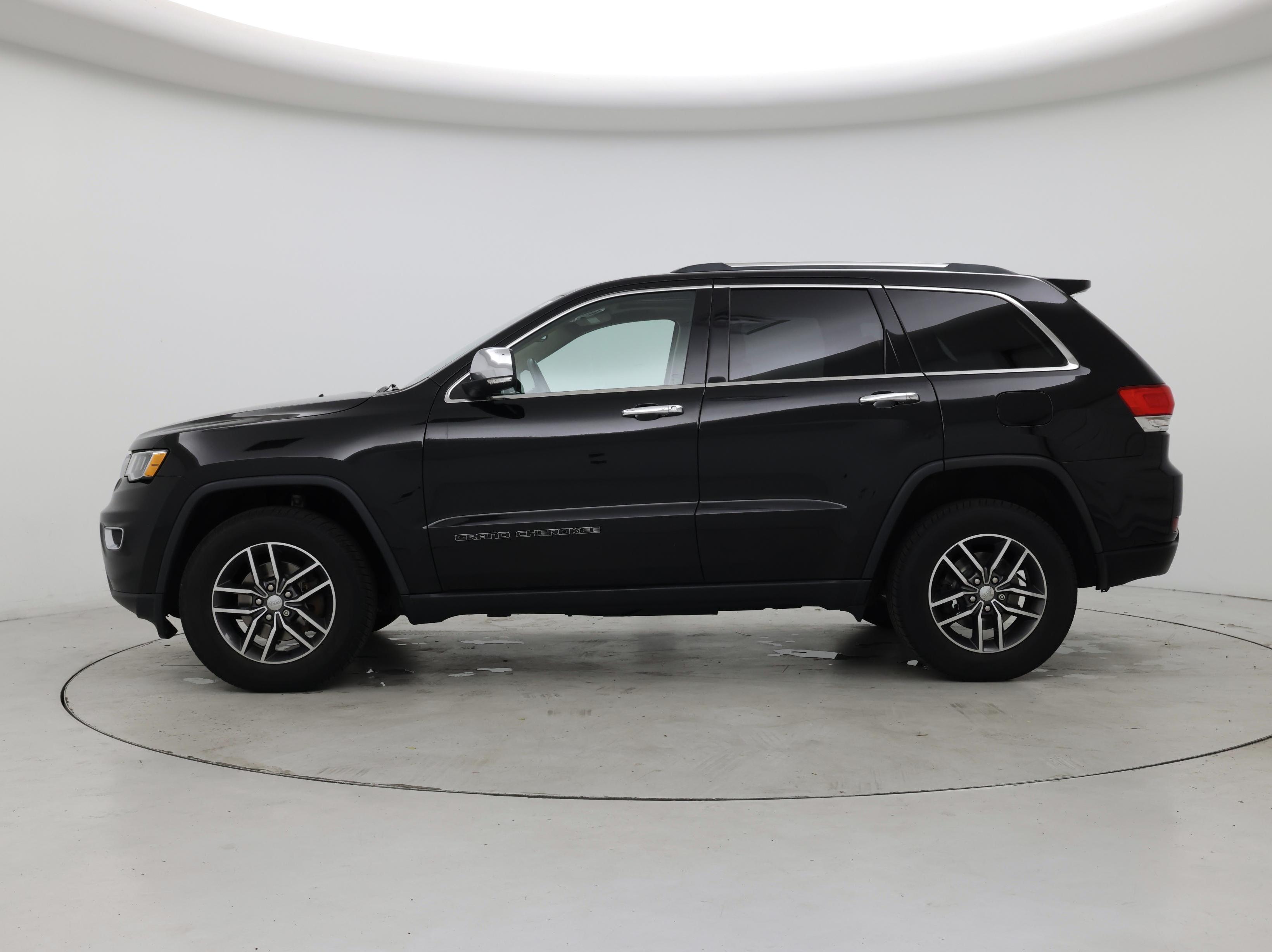 Thumbnail: 2018 Jeep Grand Cherokee - 3