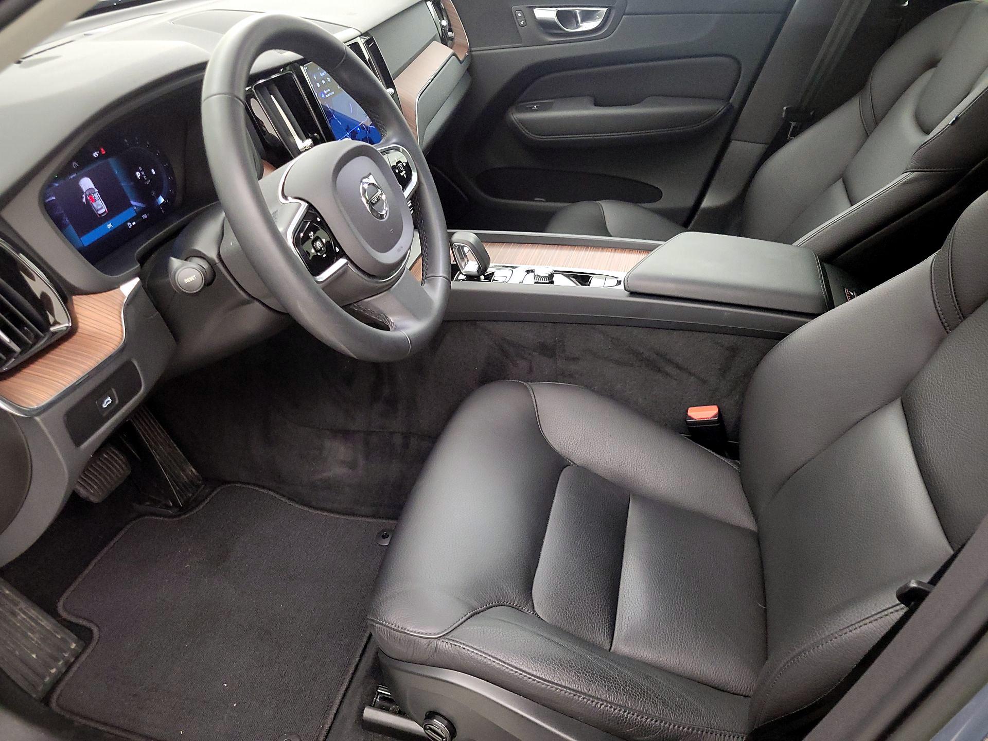 Thumbnail: 2023 Volvo XC60 - 9
