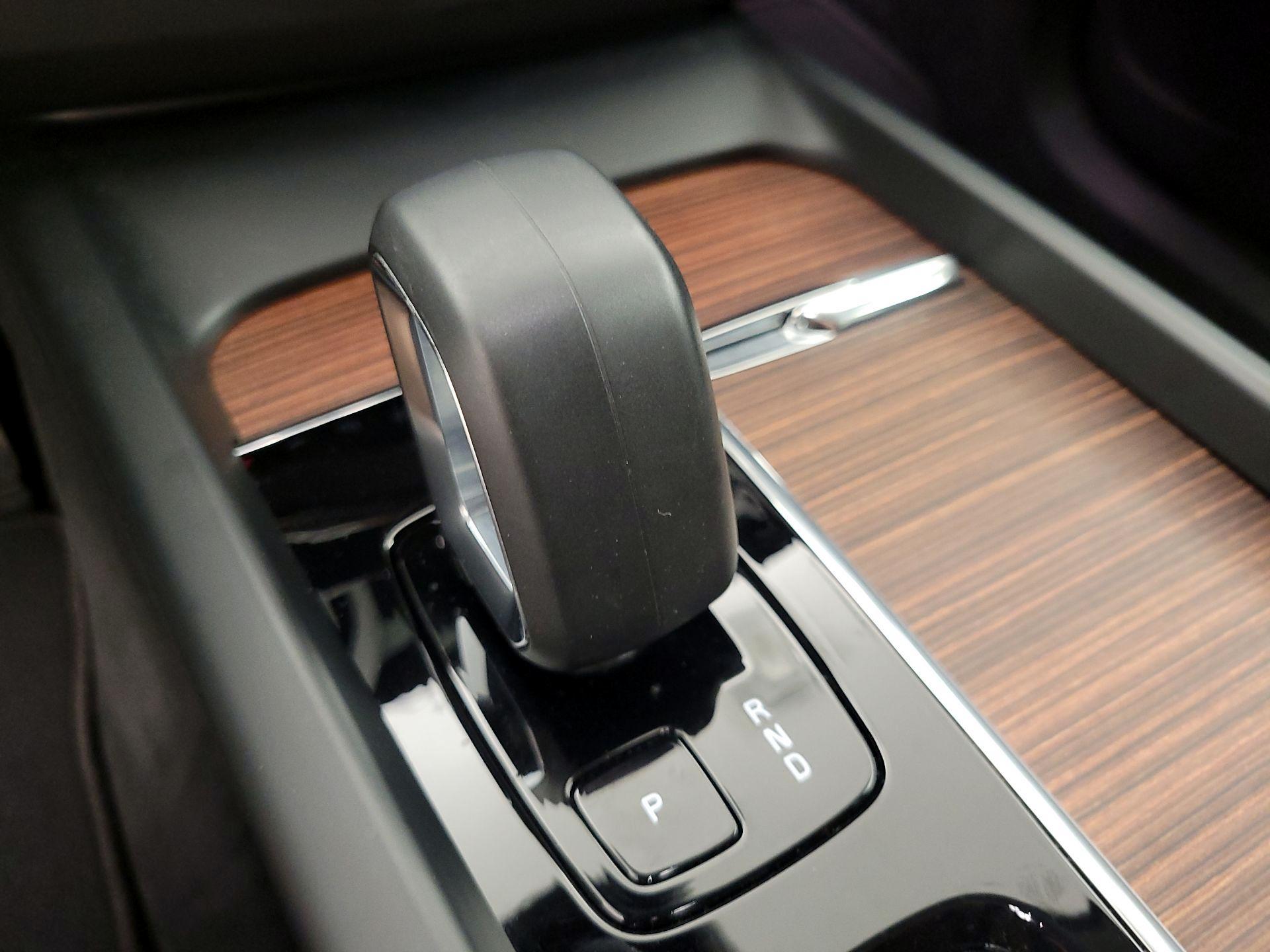Thumbnail: 2023 Volvo XC60 - 16