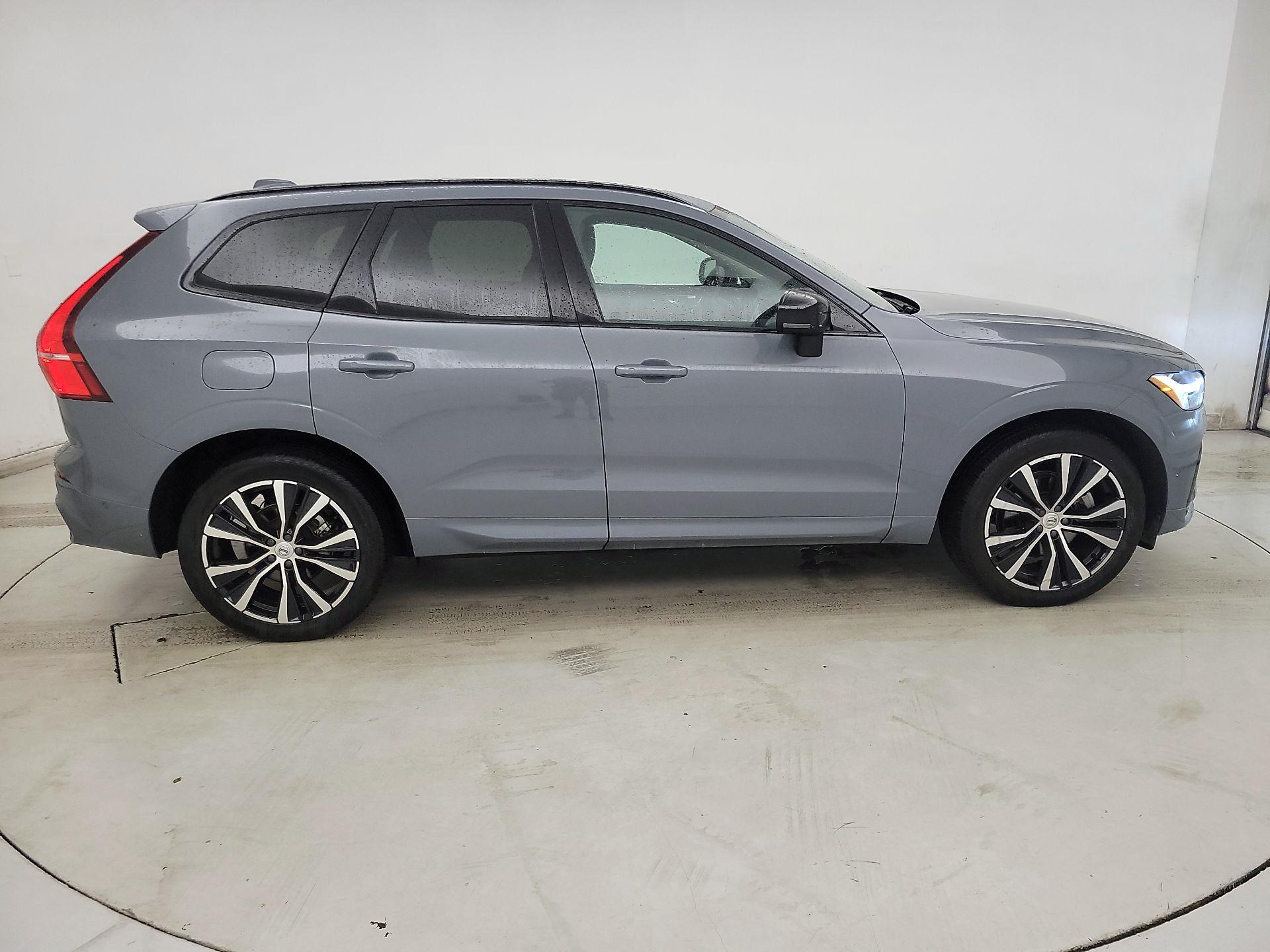 Thumbnail: 2023 Volvo XC60 - 4