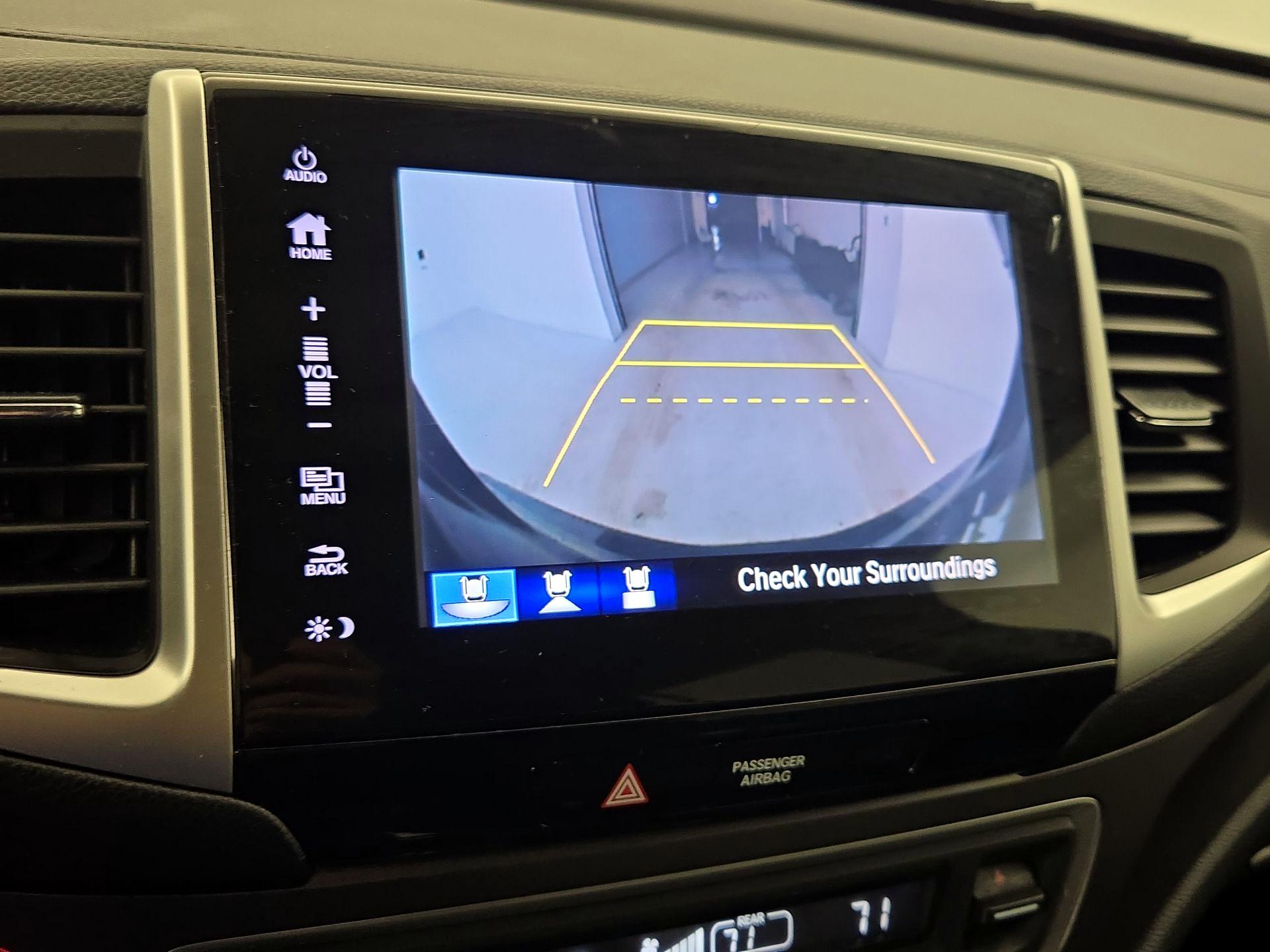 Thumbnail: 2018 Honda Pilot - 14