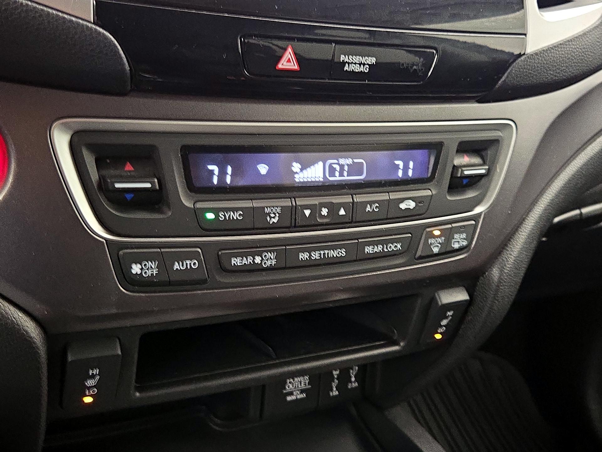 Thumbnail: 2018 Honda Pilot - 16