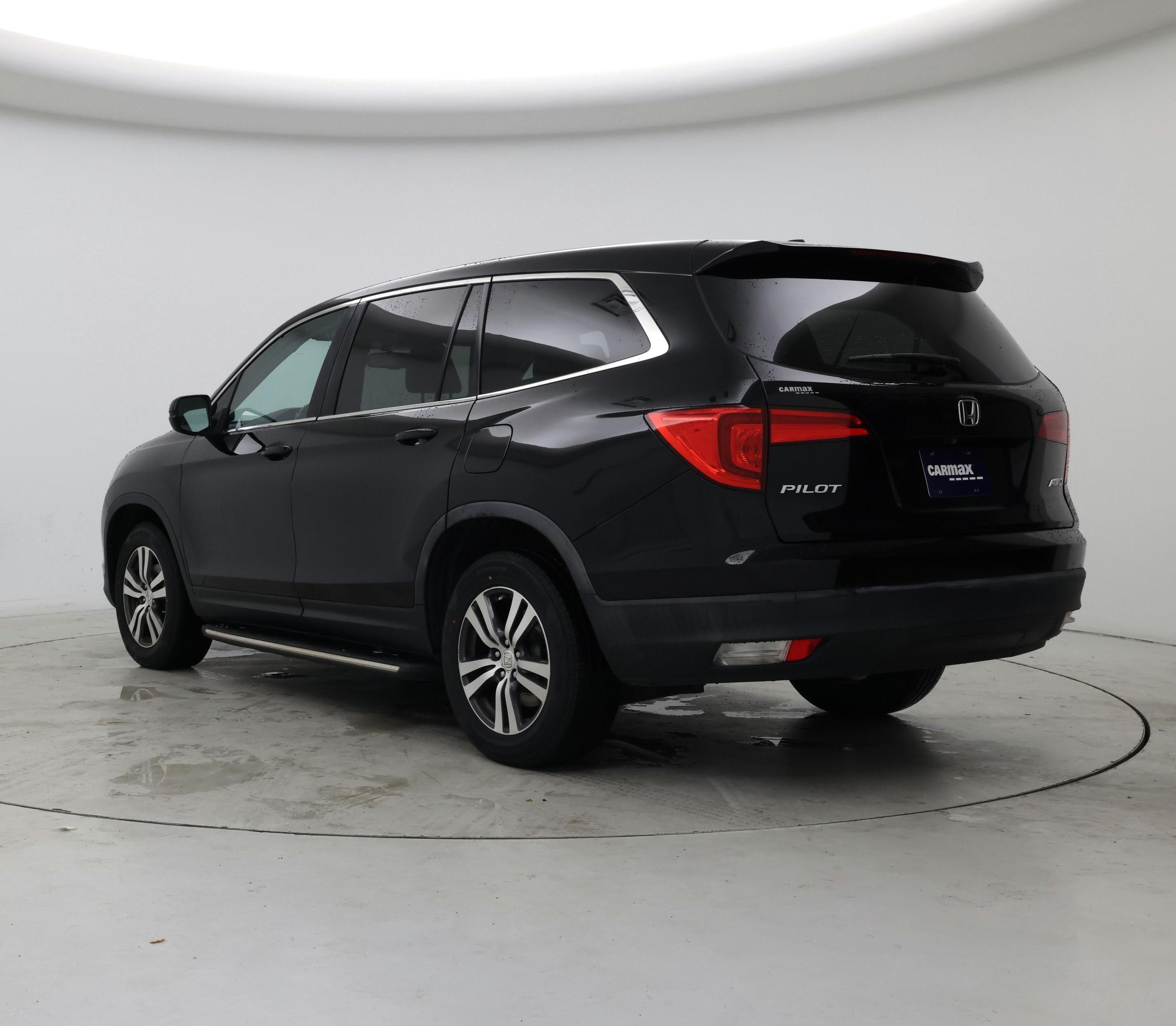 Thumbnail: 2018 Honda Pilot - 2