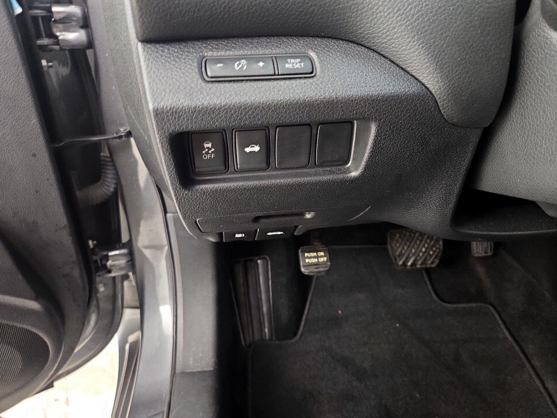 Thumbnail: 2014 Nissan Altima - 13