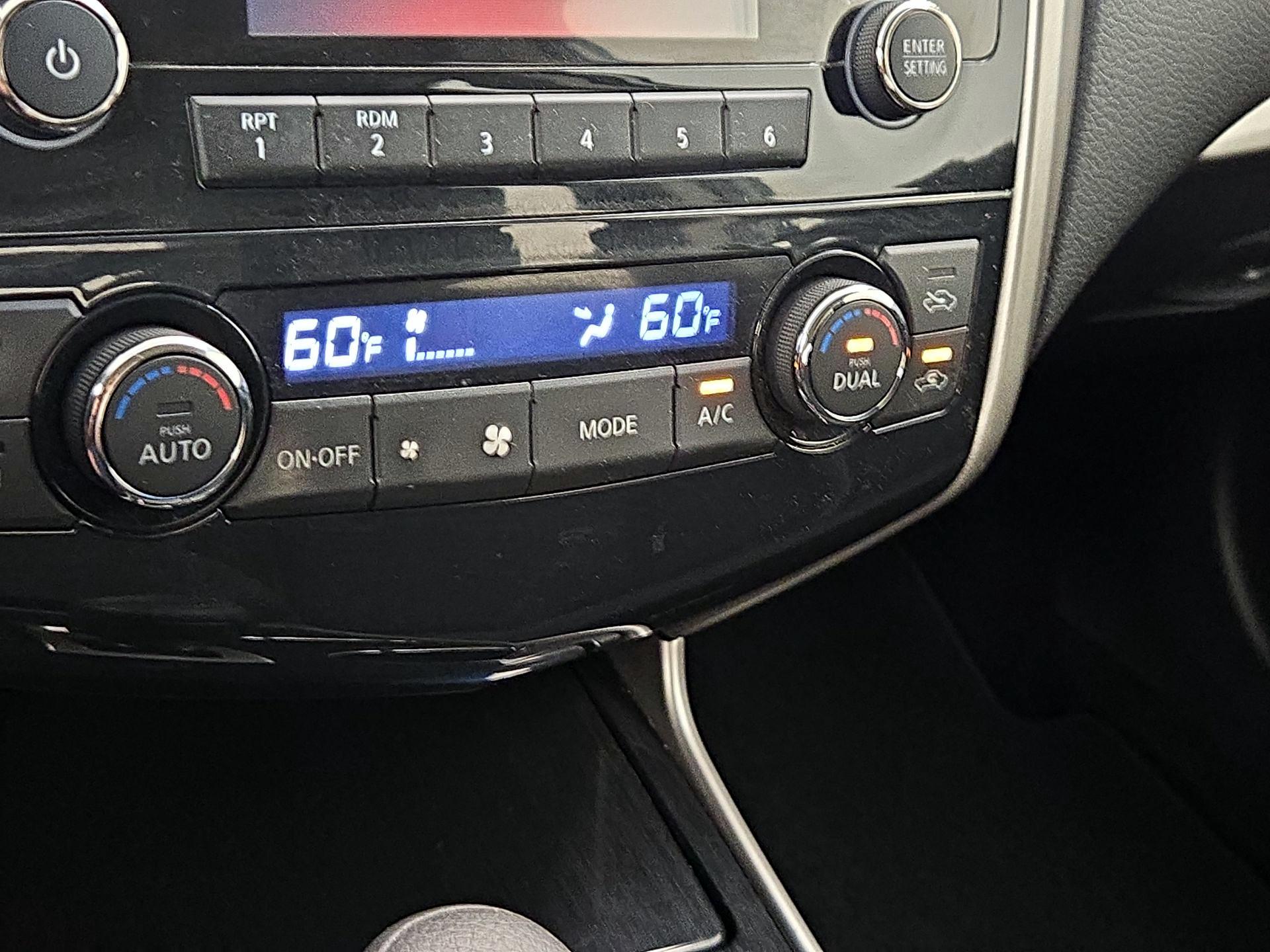 Thumbnail: 2014 Nissan Altima - 16