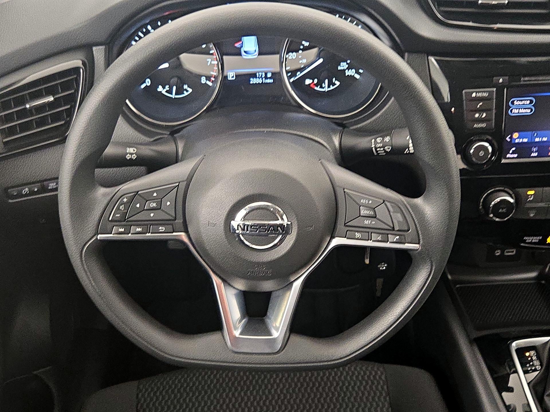 Thumbnail: 2019 Nissan Rogue Sport - 10
