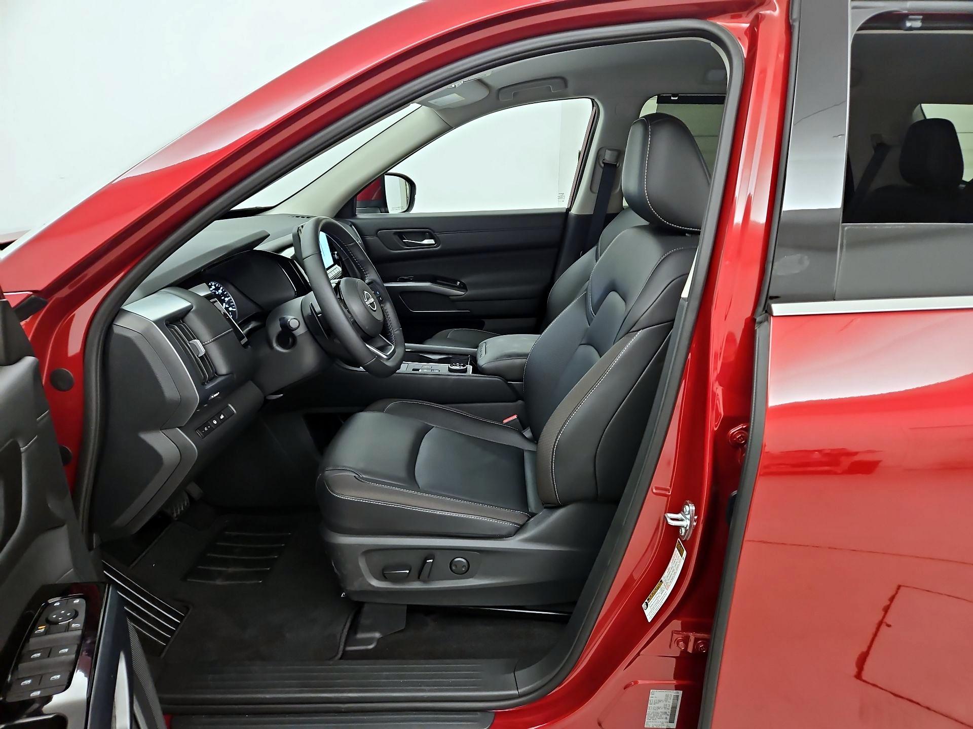 Thumbnail: 2025 Nissan Pathfinder - 11