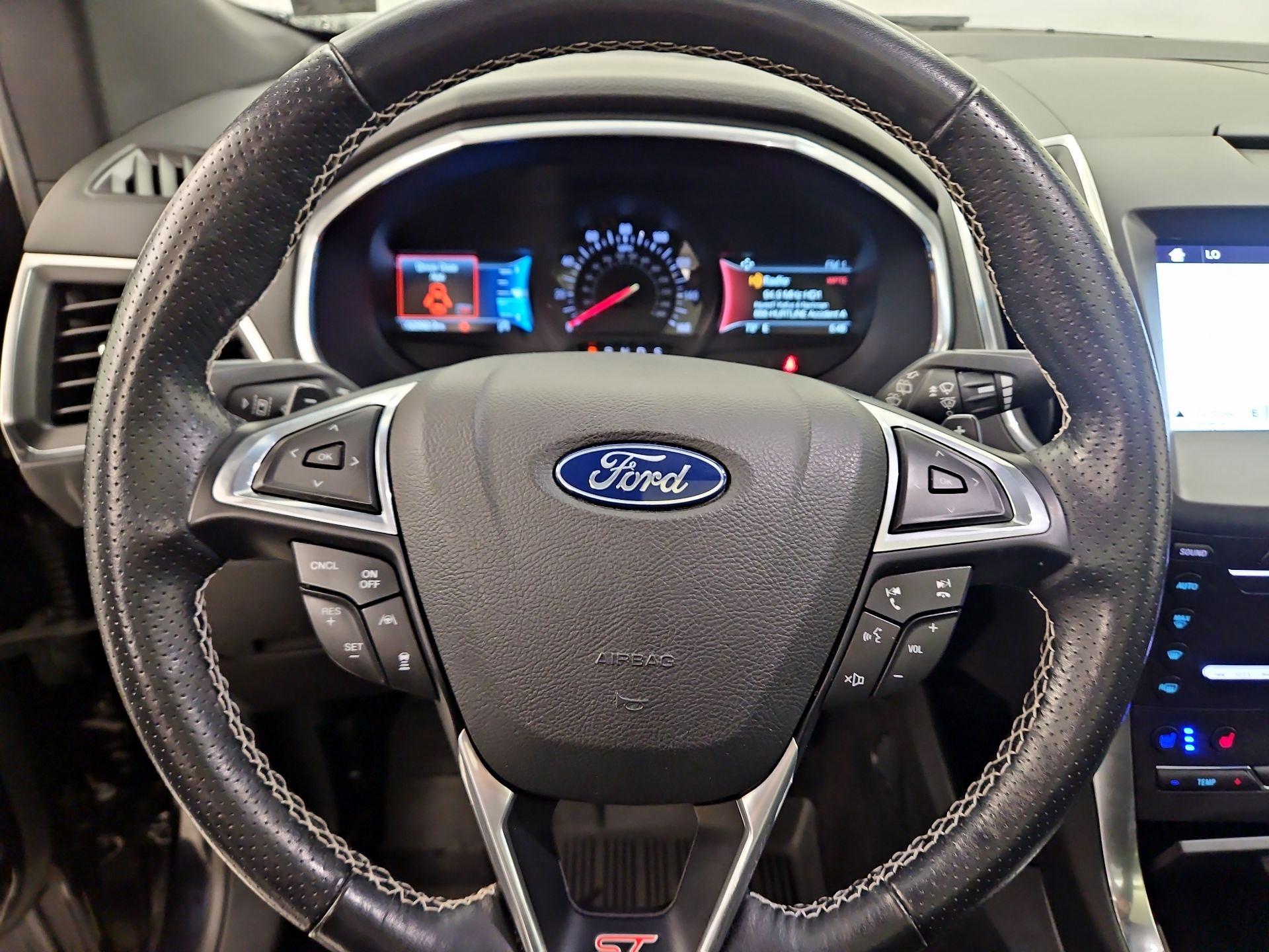 Thumbnail: 2019 Ford Edge - 10