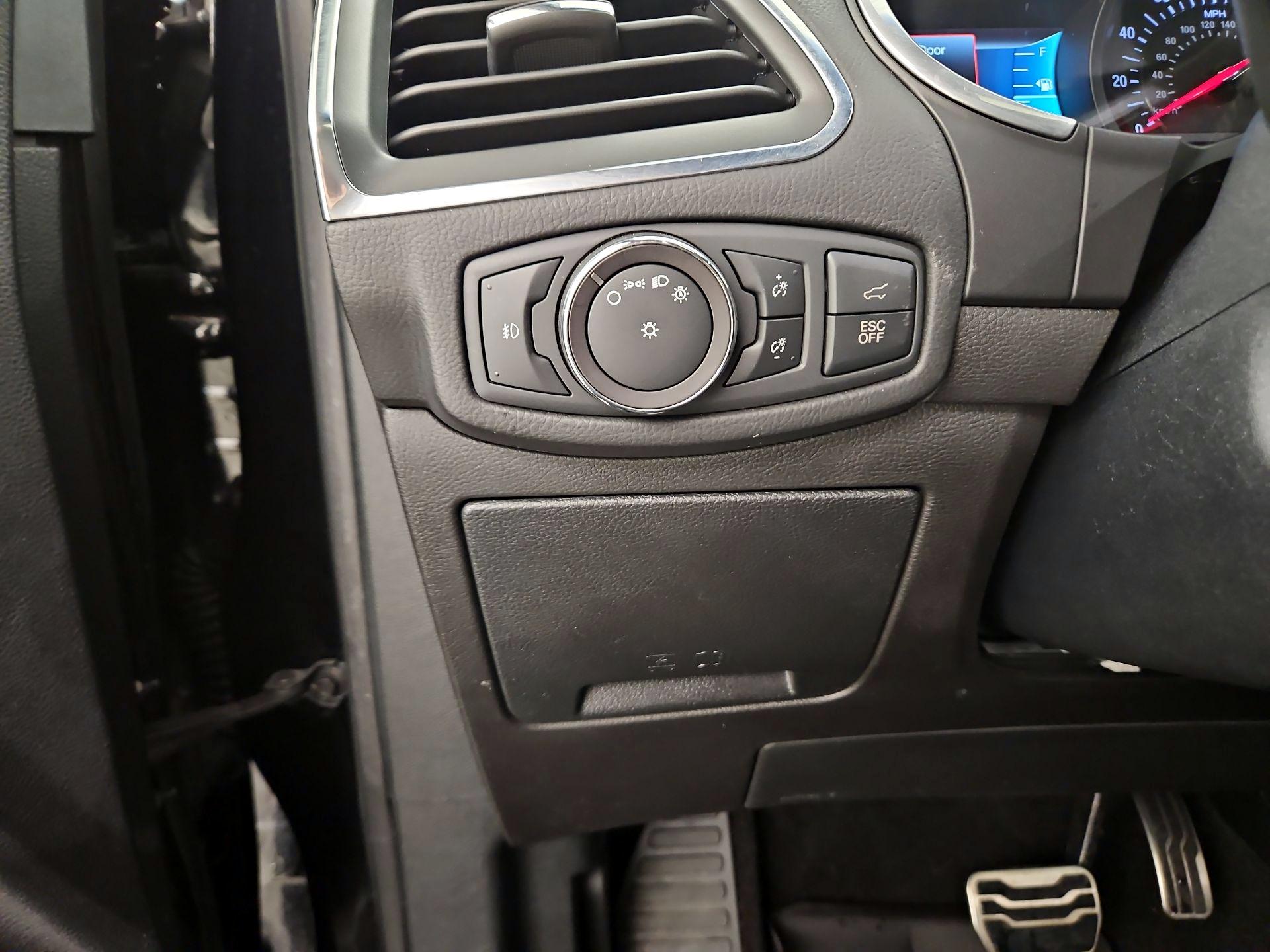 Thumbnail: 2019 Ford Edge - 13
