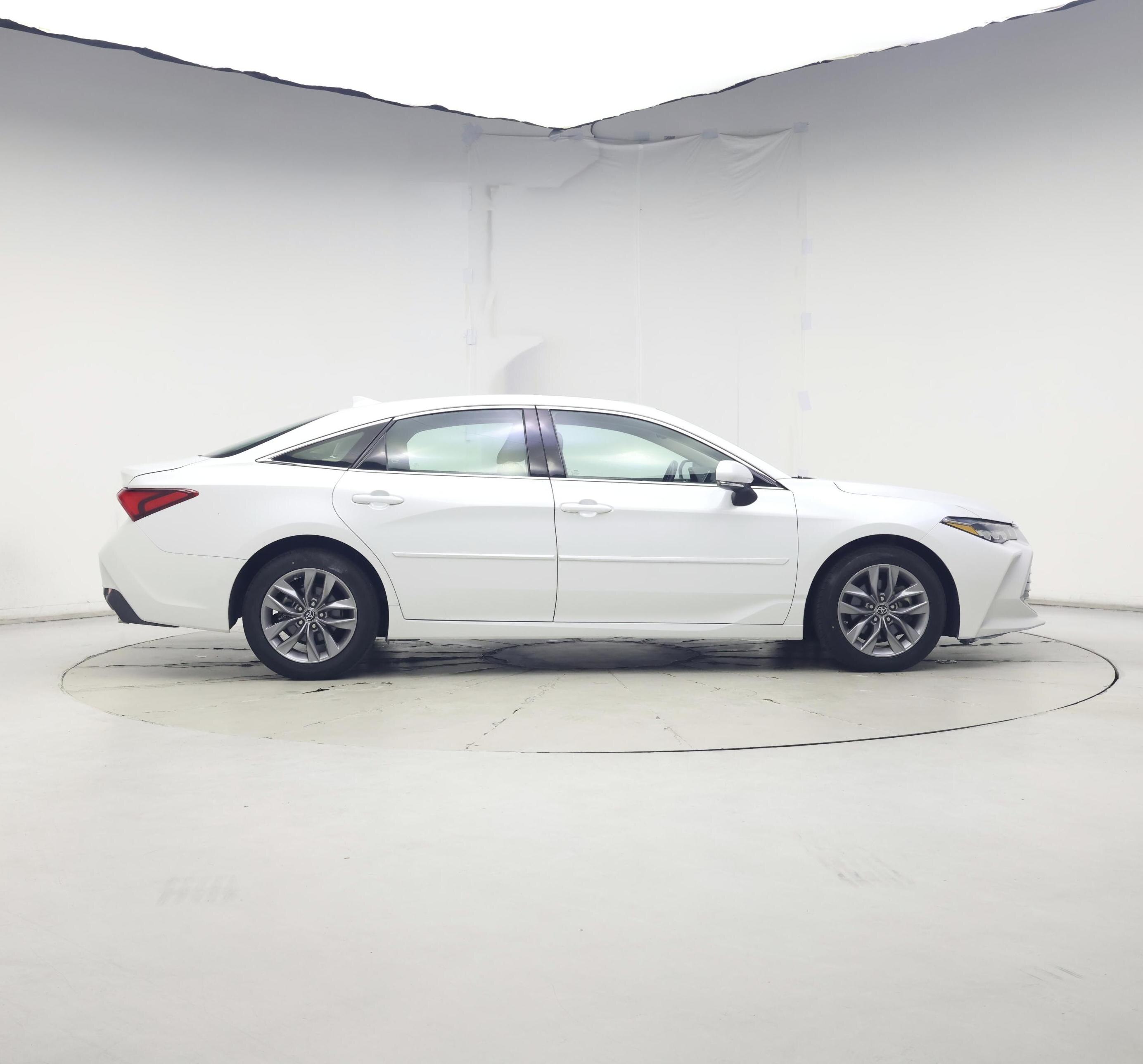 Thumbnail: 2019 Toyota Avalon - 7