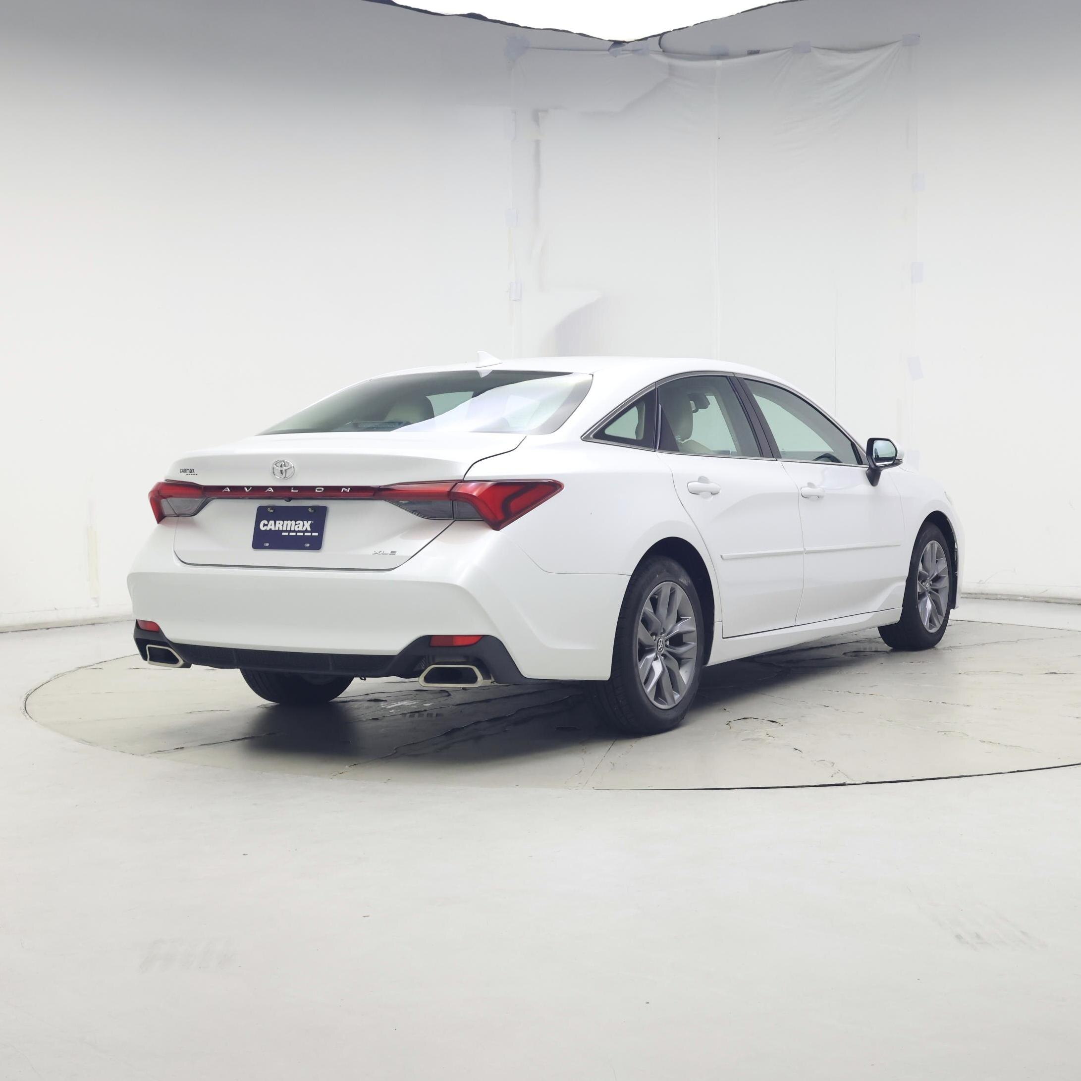 Thumbnail: 2019 Toyota Avalon - 8