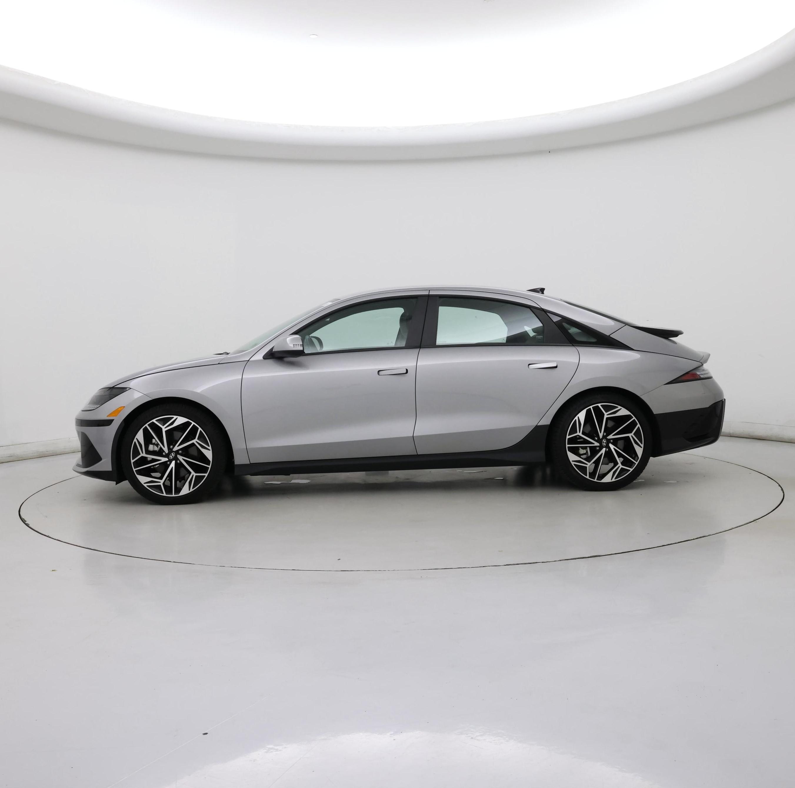 Thumbnail: 2024 Hyundai Ioniq 6 - 3