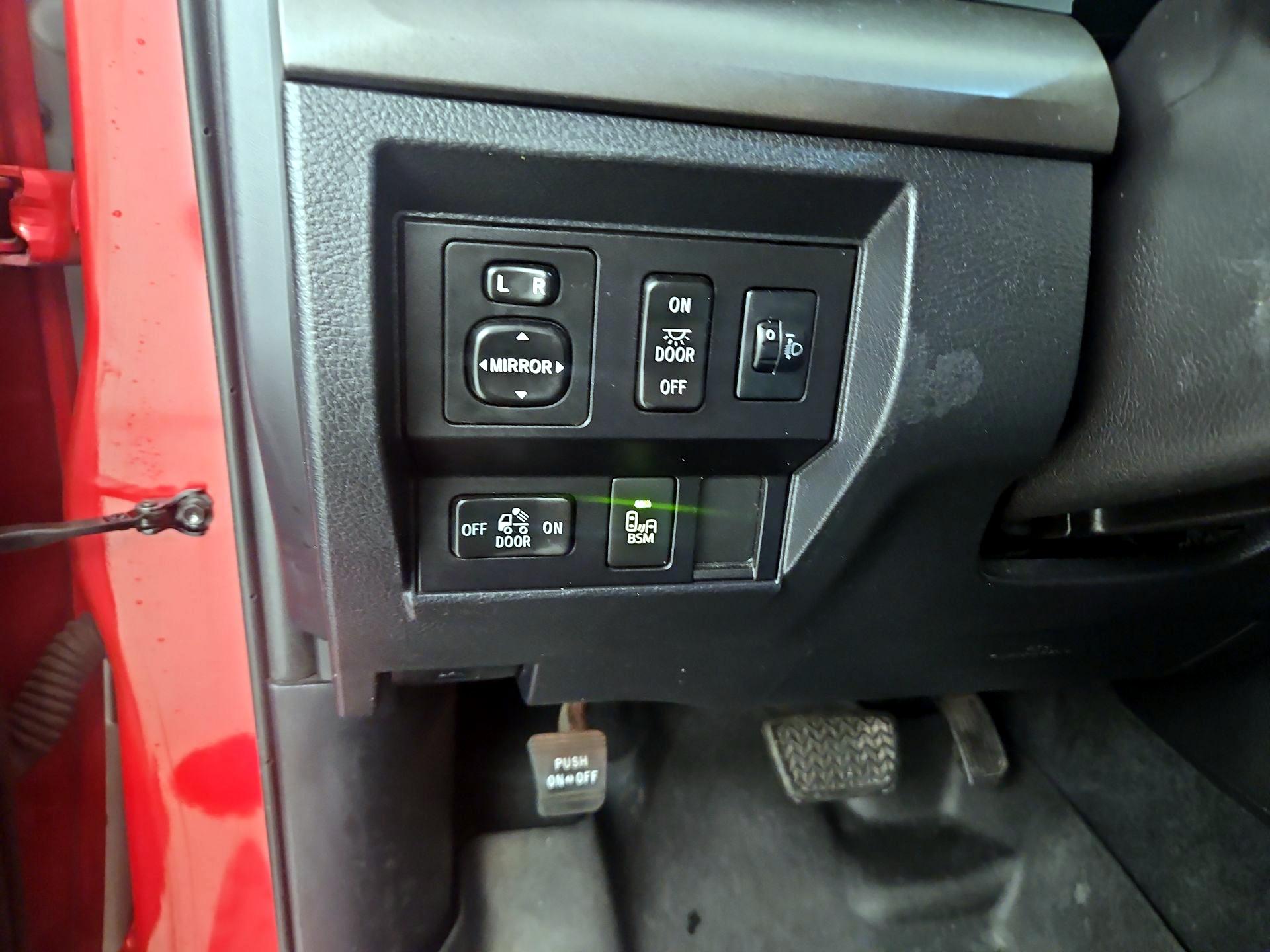 Thumbnail: 2017 Toyota Tundra - 13